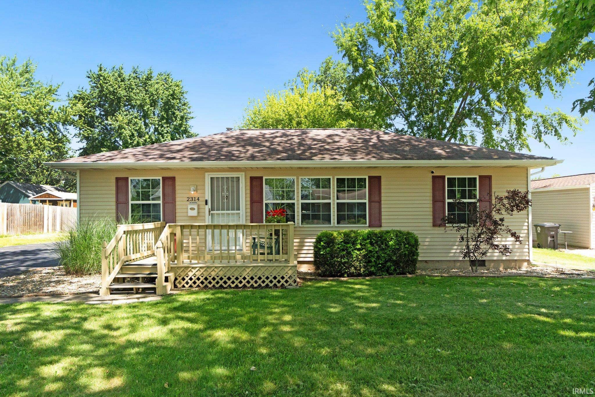 2314 Maplewood Road Property Photo 1