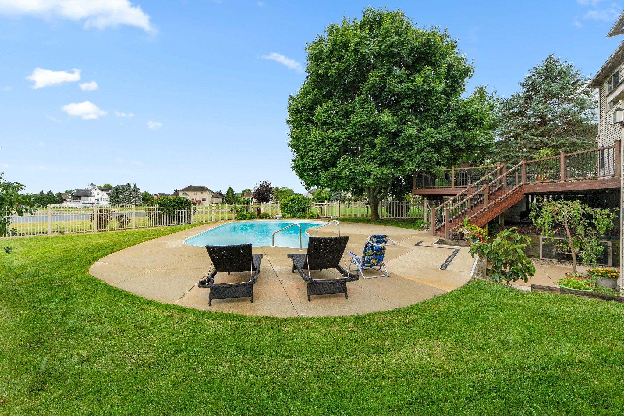 10080 Pemburry Drive Property Photo 32