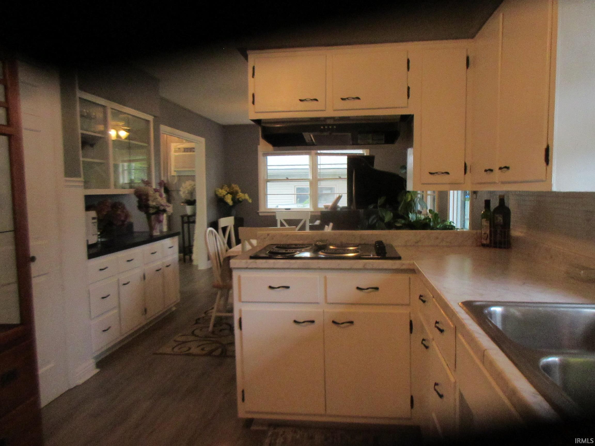 2320 Leesmoor Lane Property Photo 6