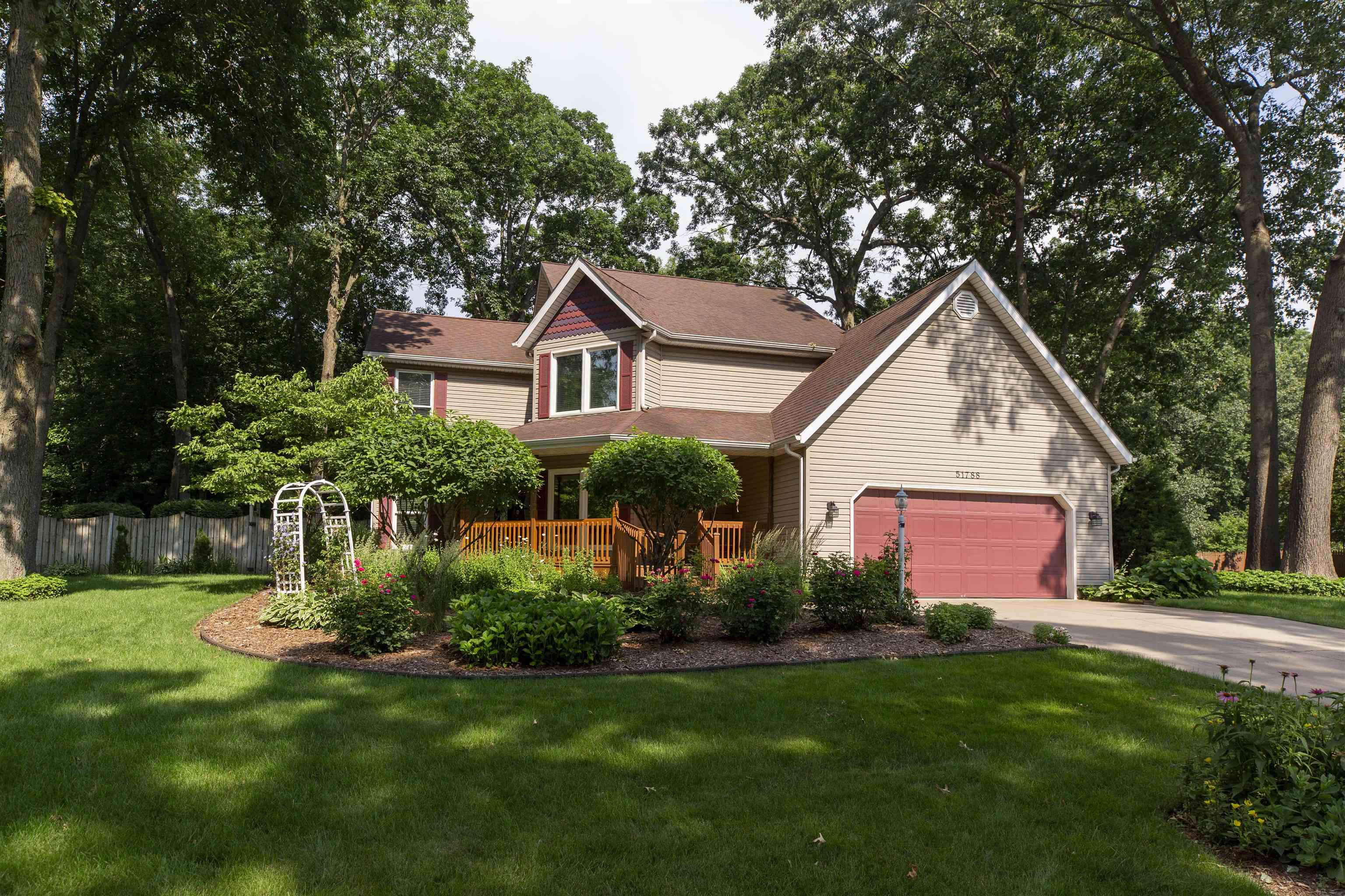 51788 Meadow Knoll Drive Property Photo 1