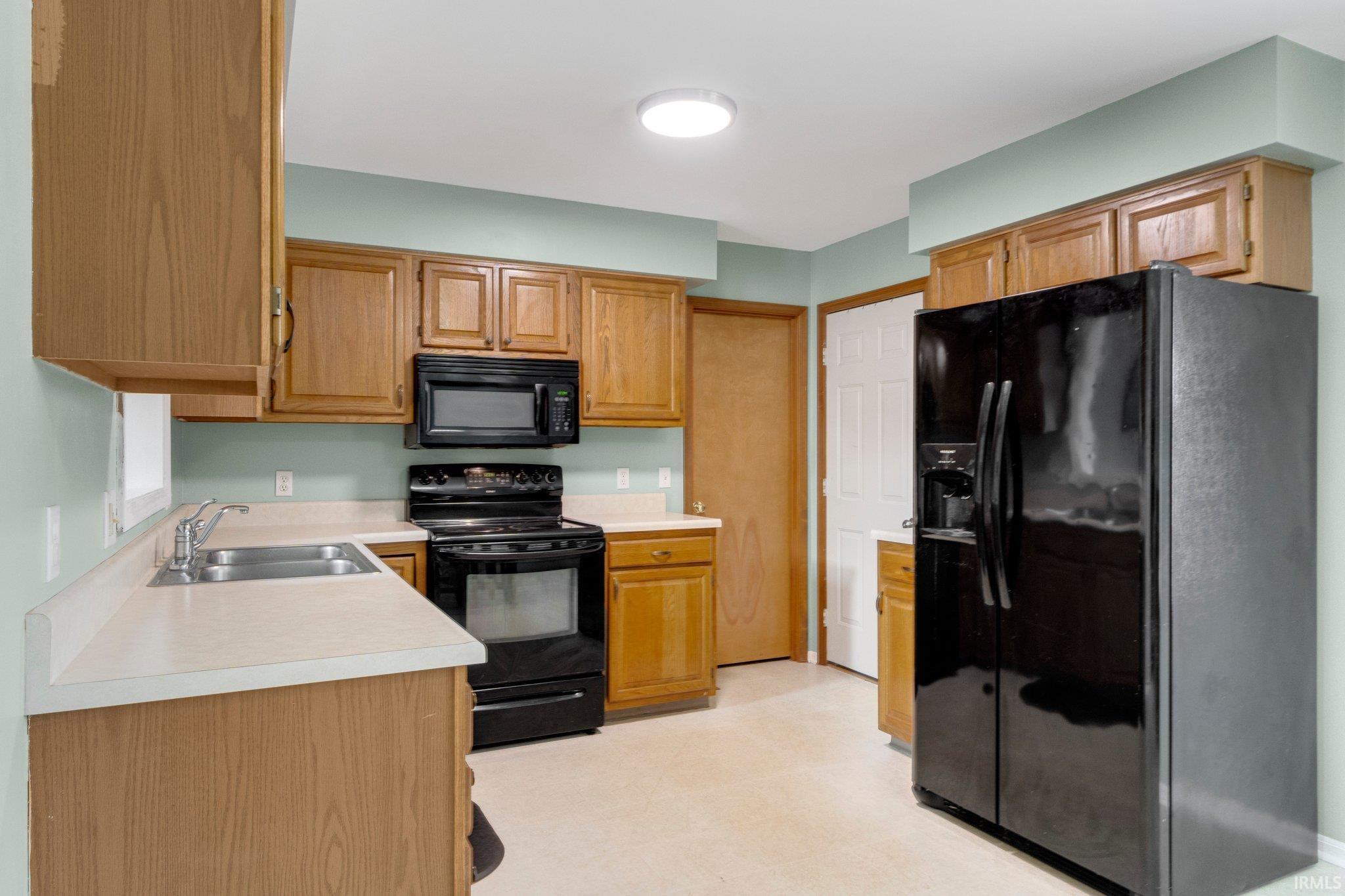 8407 Medallion Run Property Photo 7