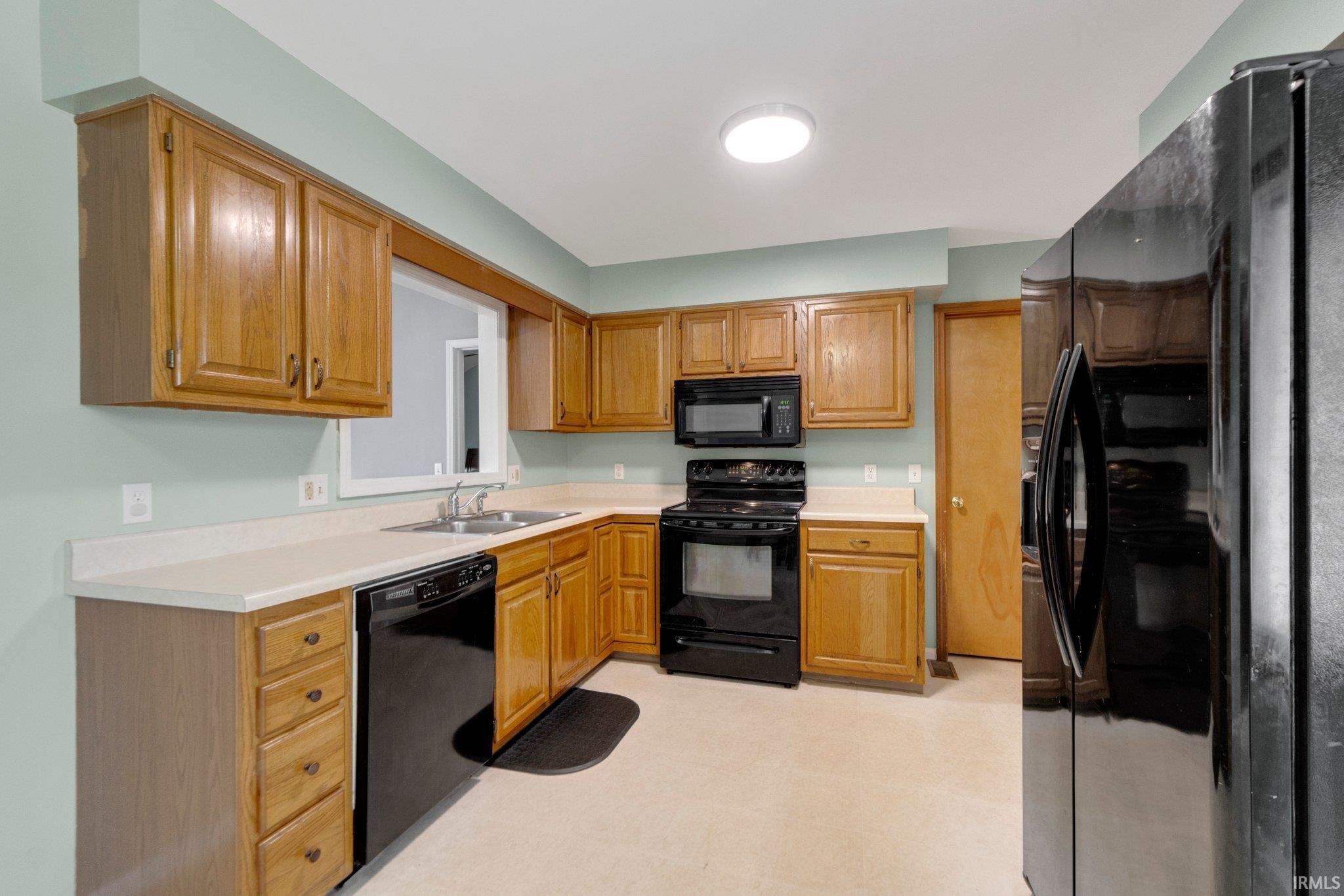 8407 Medallion Run Property Photo 8