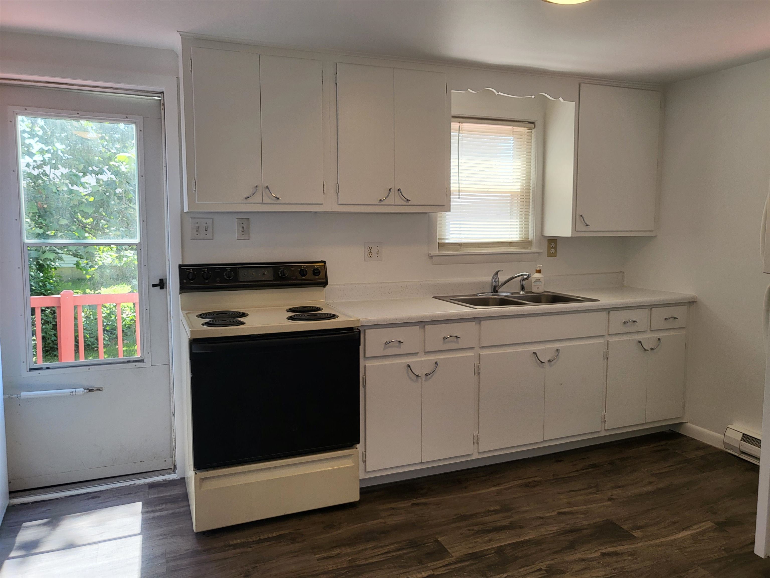 202 Webster Street Property Photo 14