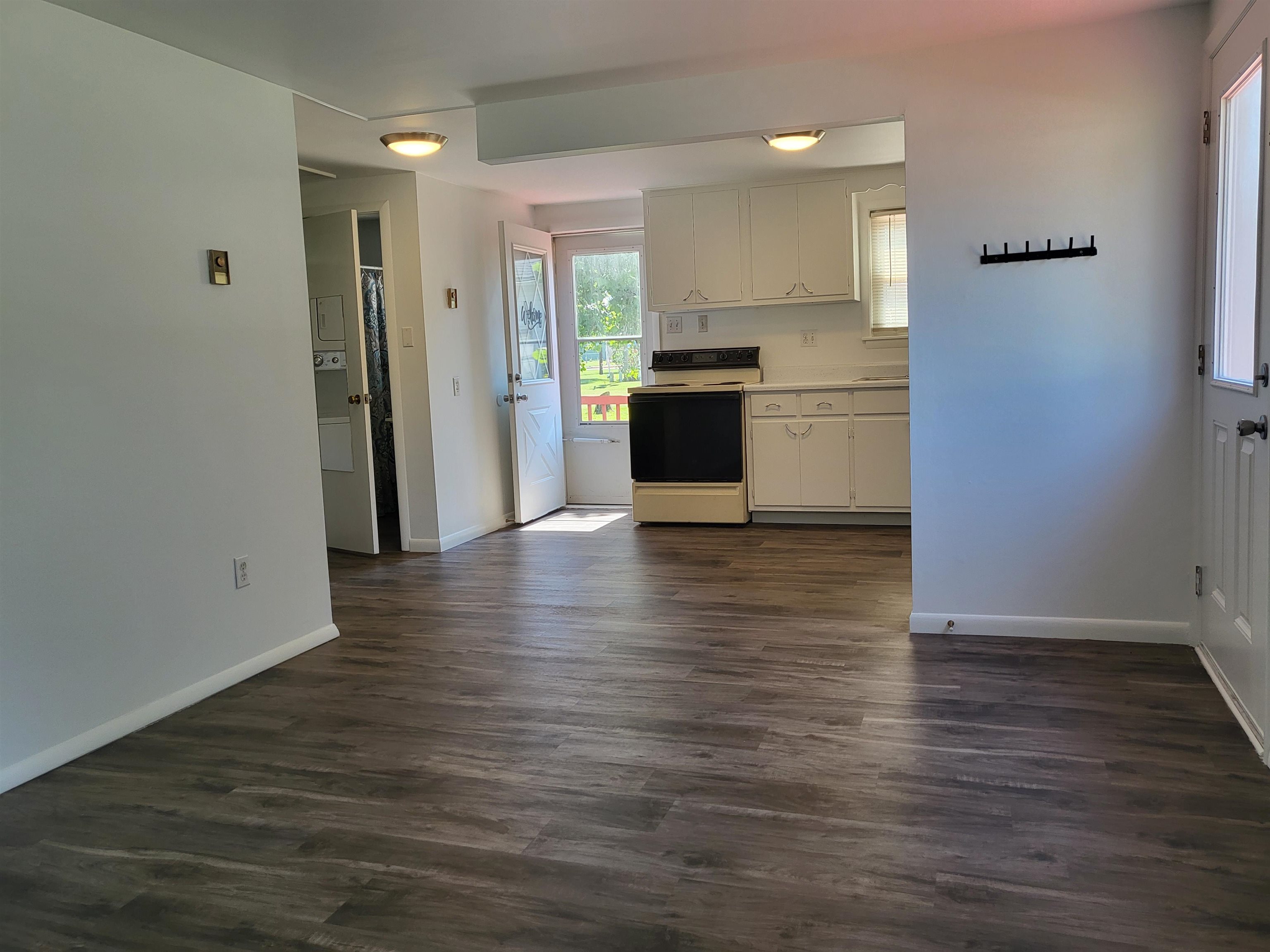 202 Webster Street Property Photo 15