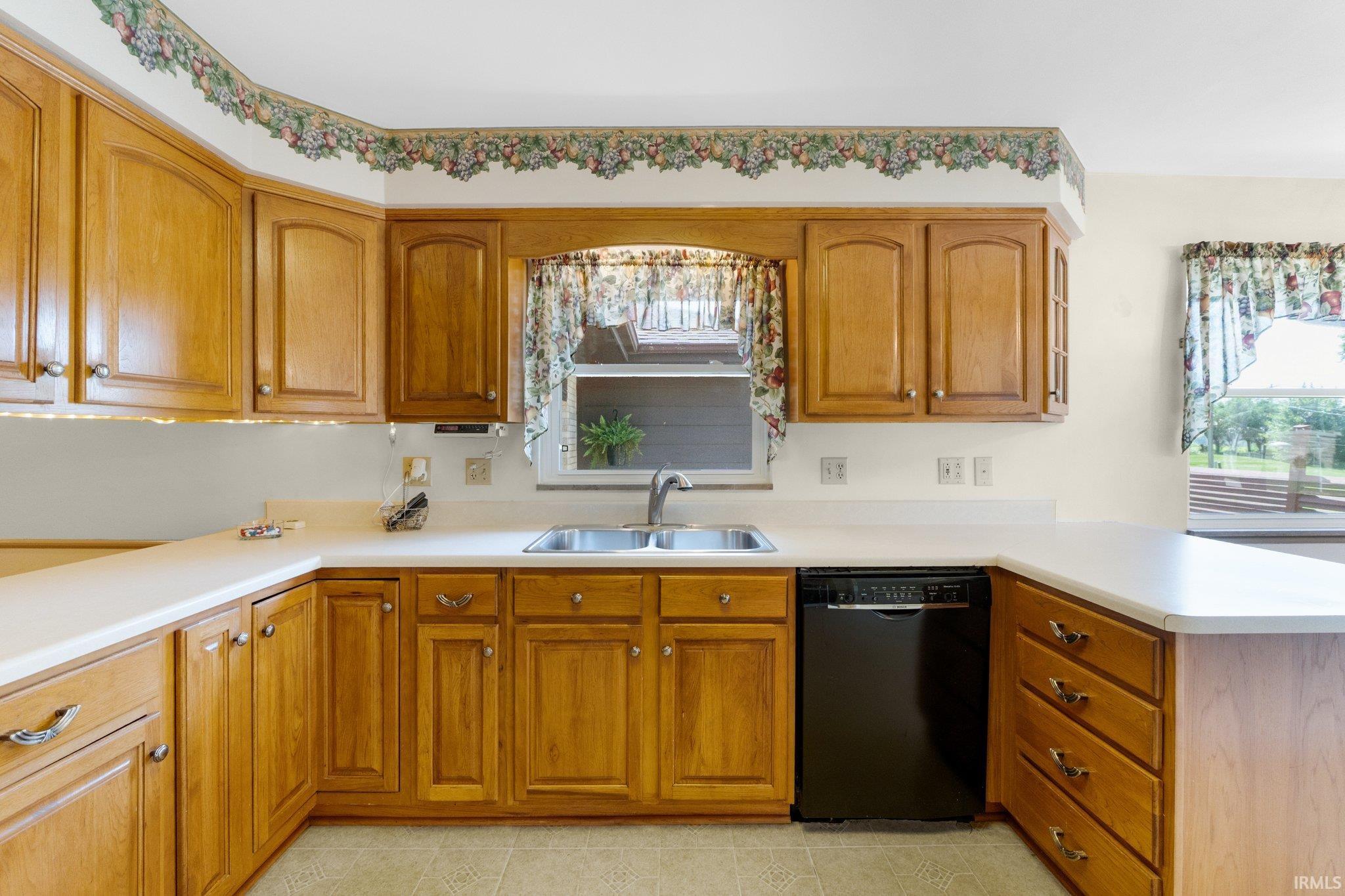 4215 Arrow Drive Property Photo 9