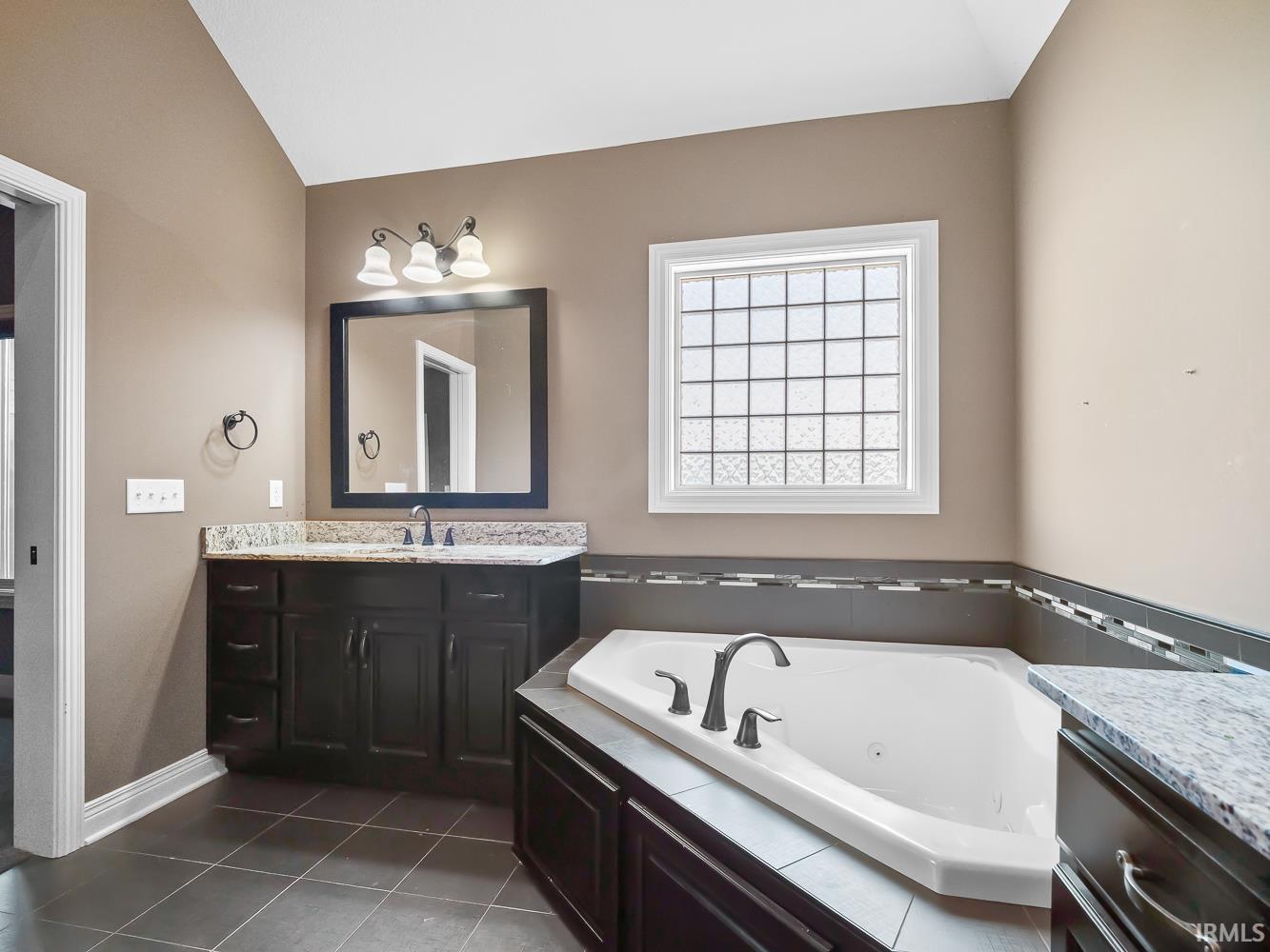 13725 Lurrey Pass Property Photo 22