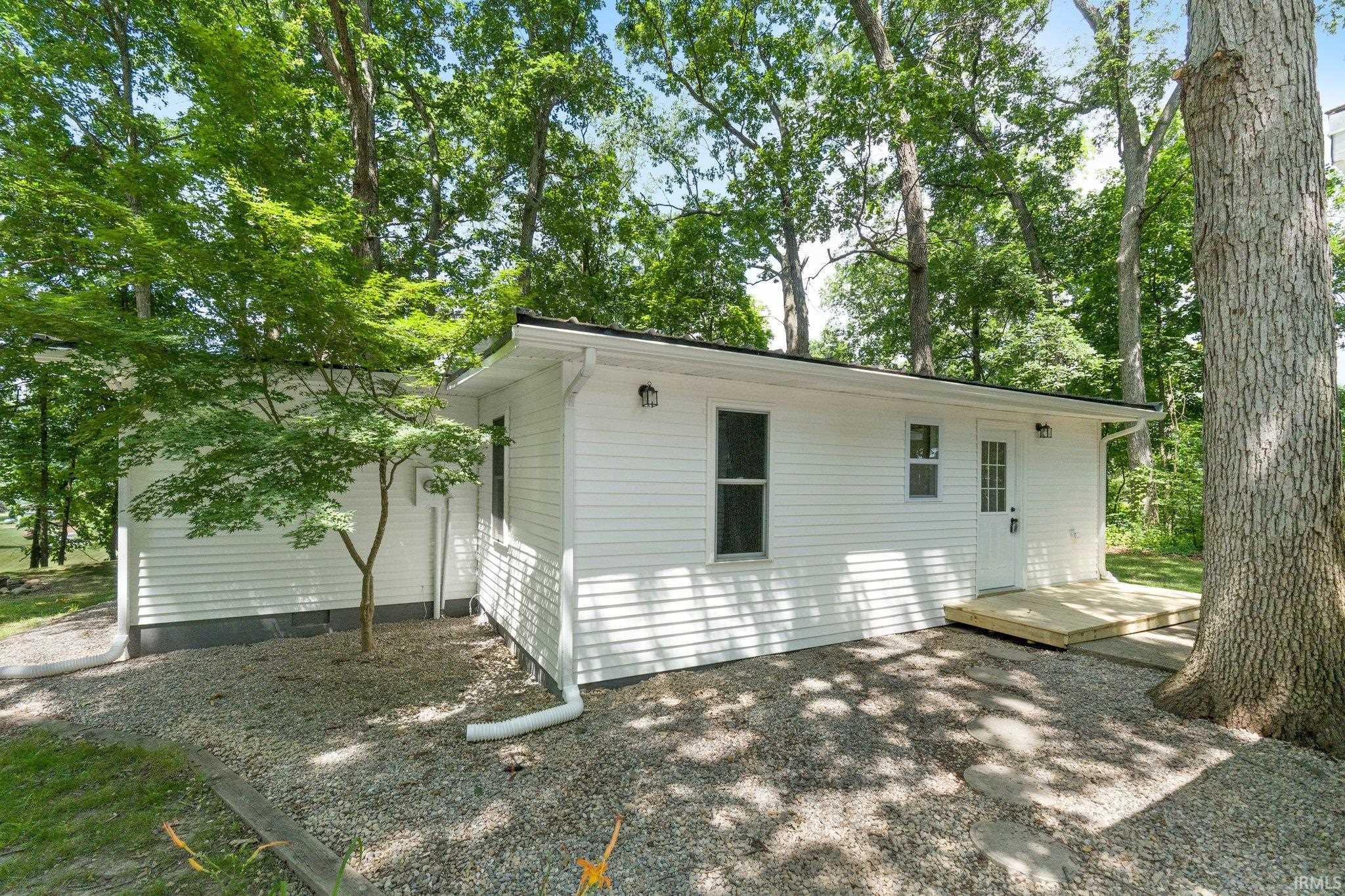 368 N Oakwood Drive Property Photo 3
