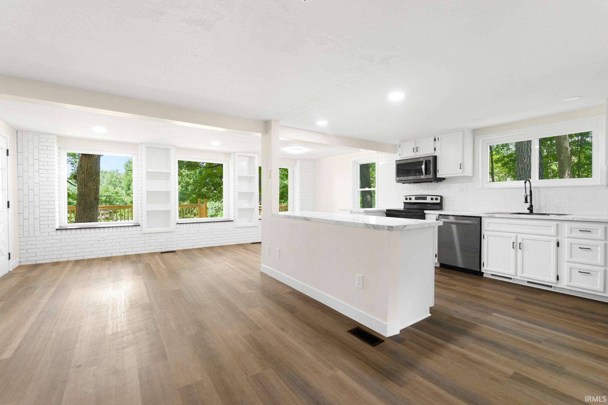 368 N Oakwood Drive Property Photo 18