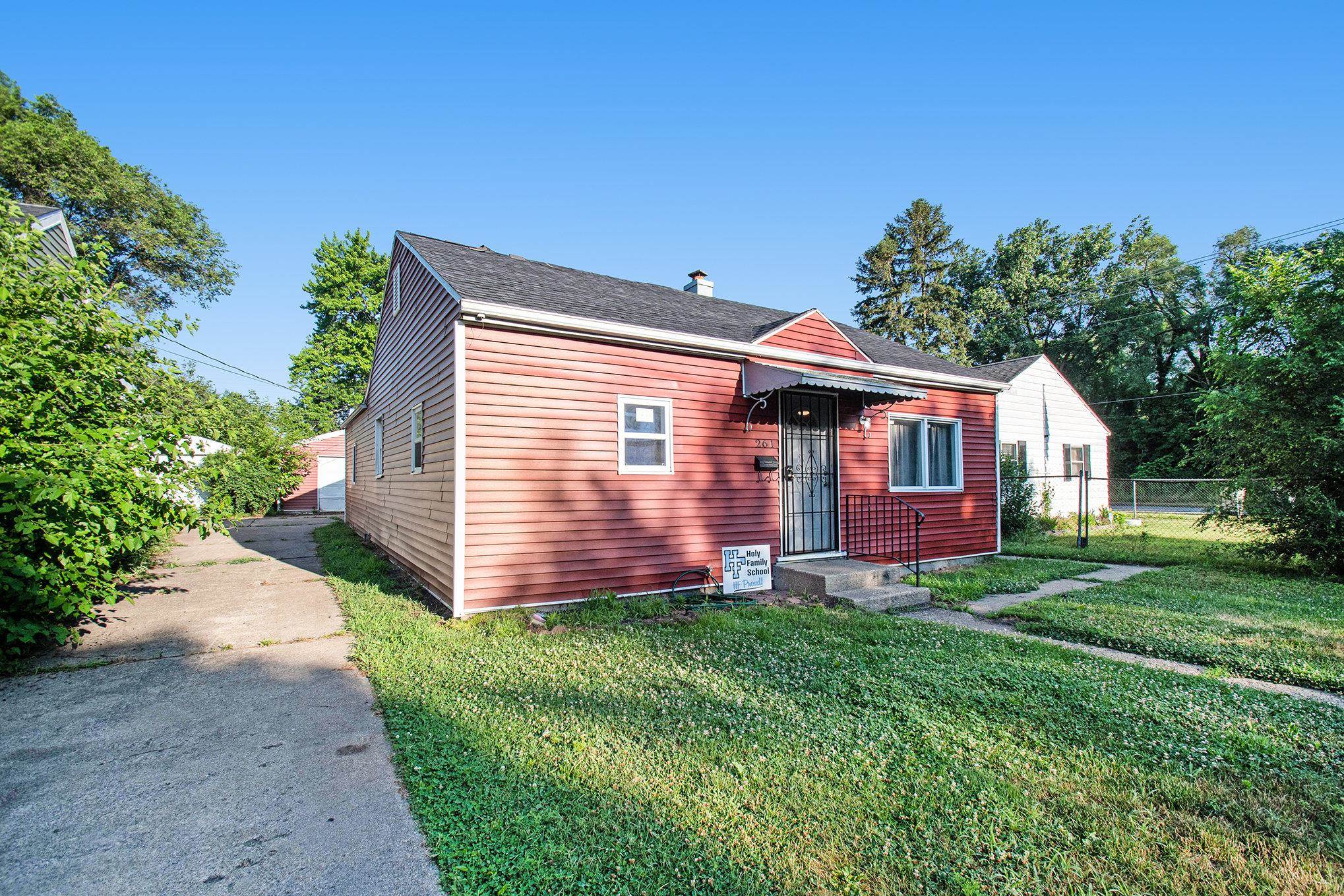 261 N Kenmore Street Property Photo 2