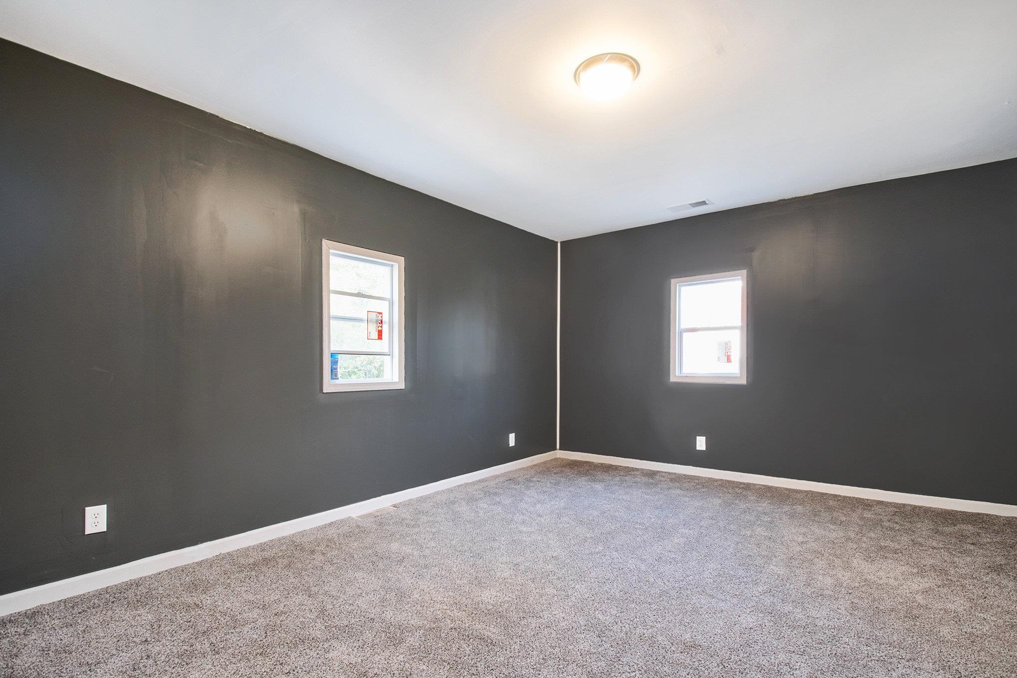 261 N Kenmore Street Property Photo 8