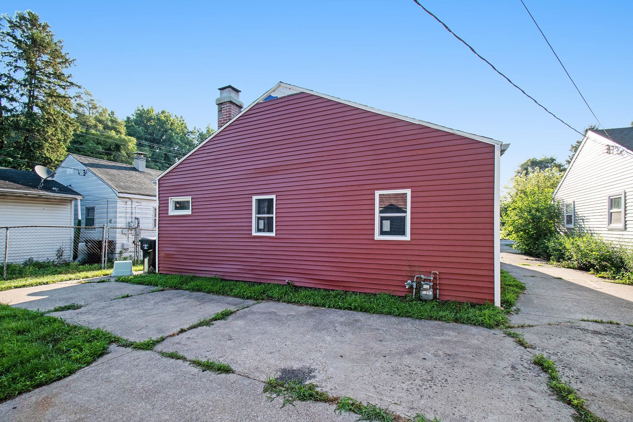 261 N Kenmore Street Property Photo 15