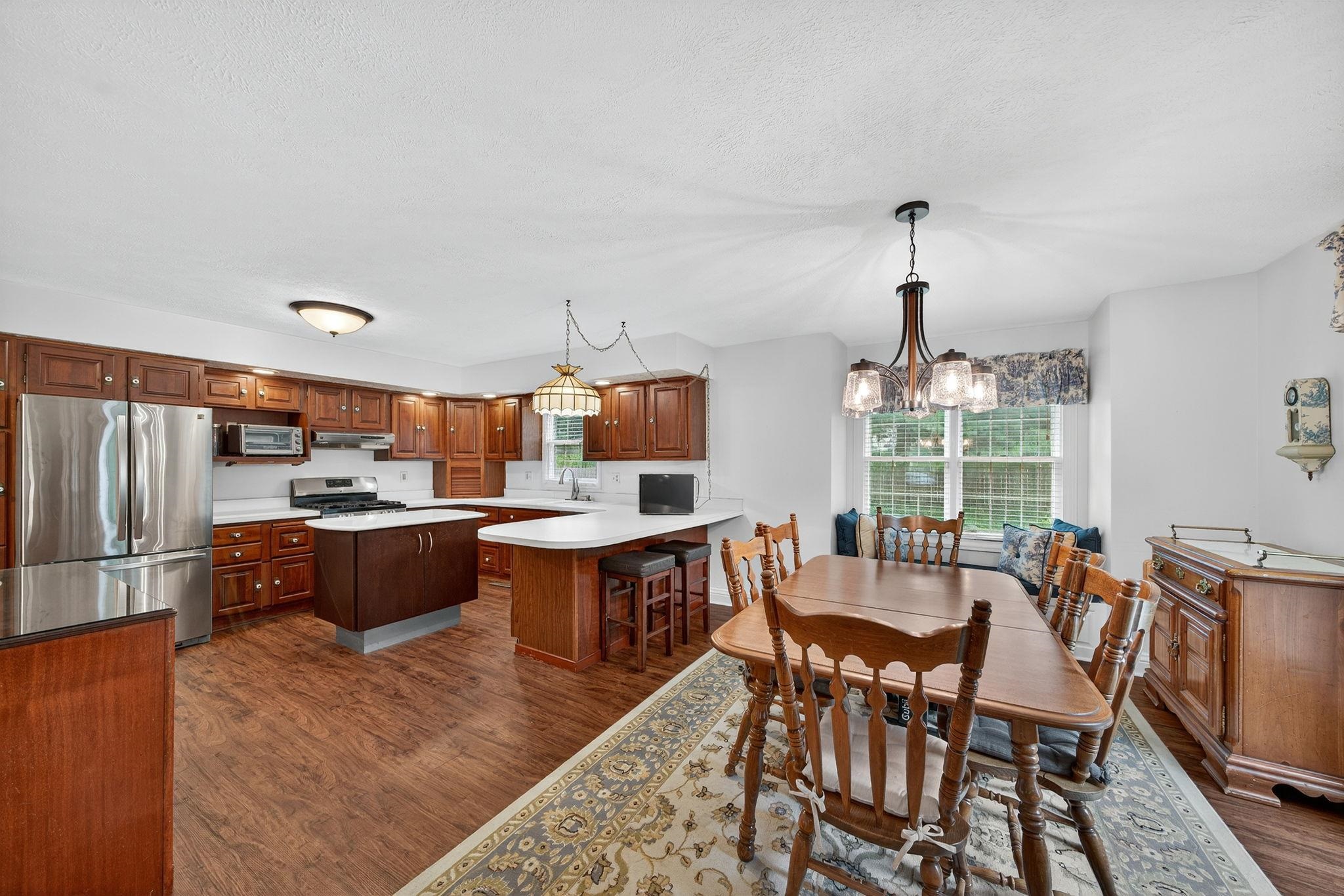 608 Lexington Drive Property Photo 8