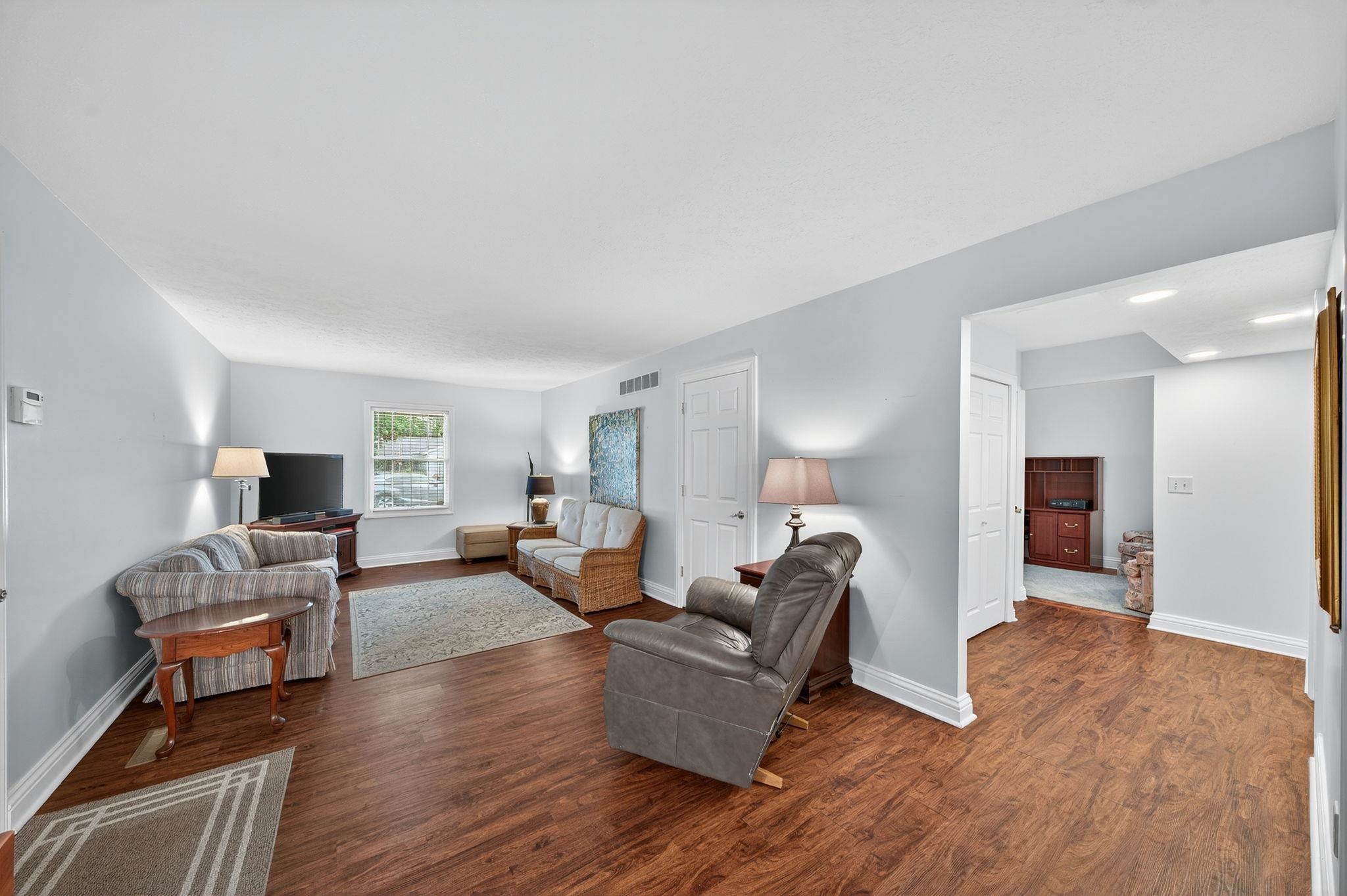 608 Lexington Drive Property Photo 10