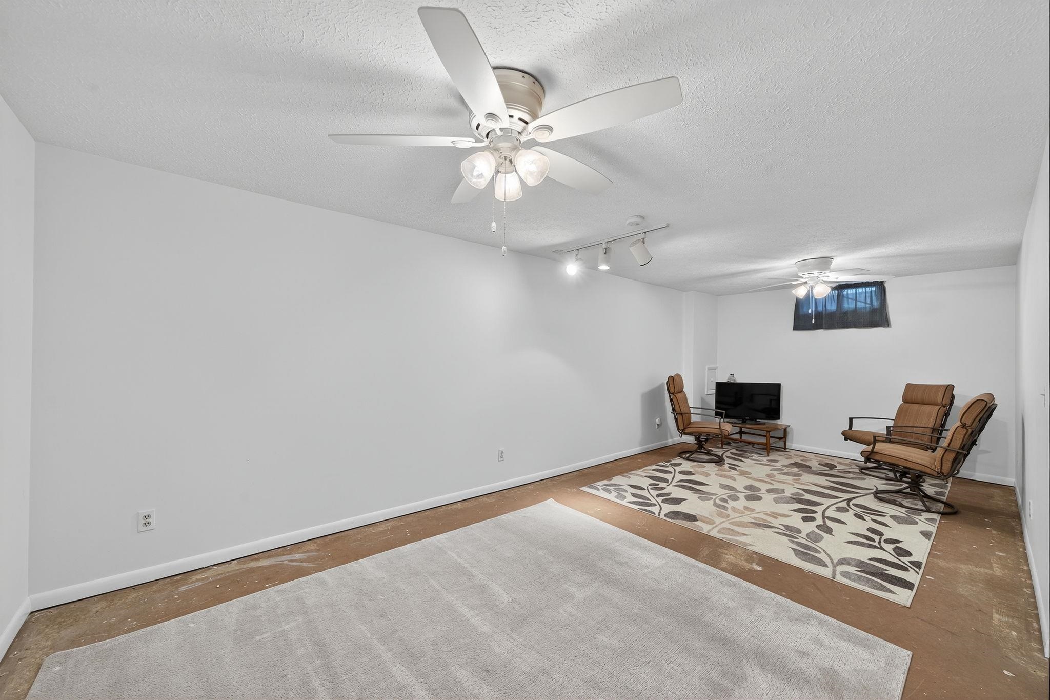 608 Lexington Drive Property Photo 23