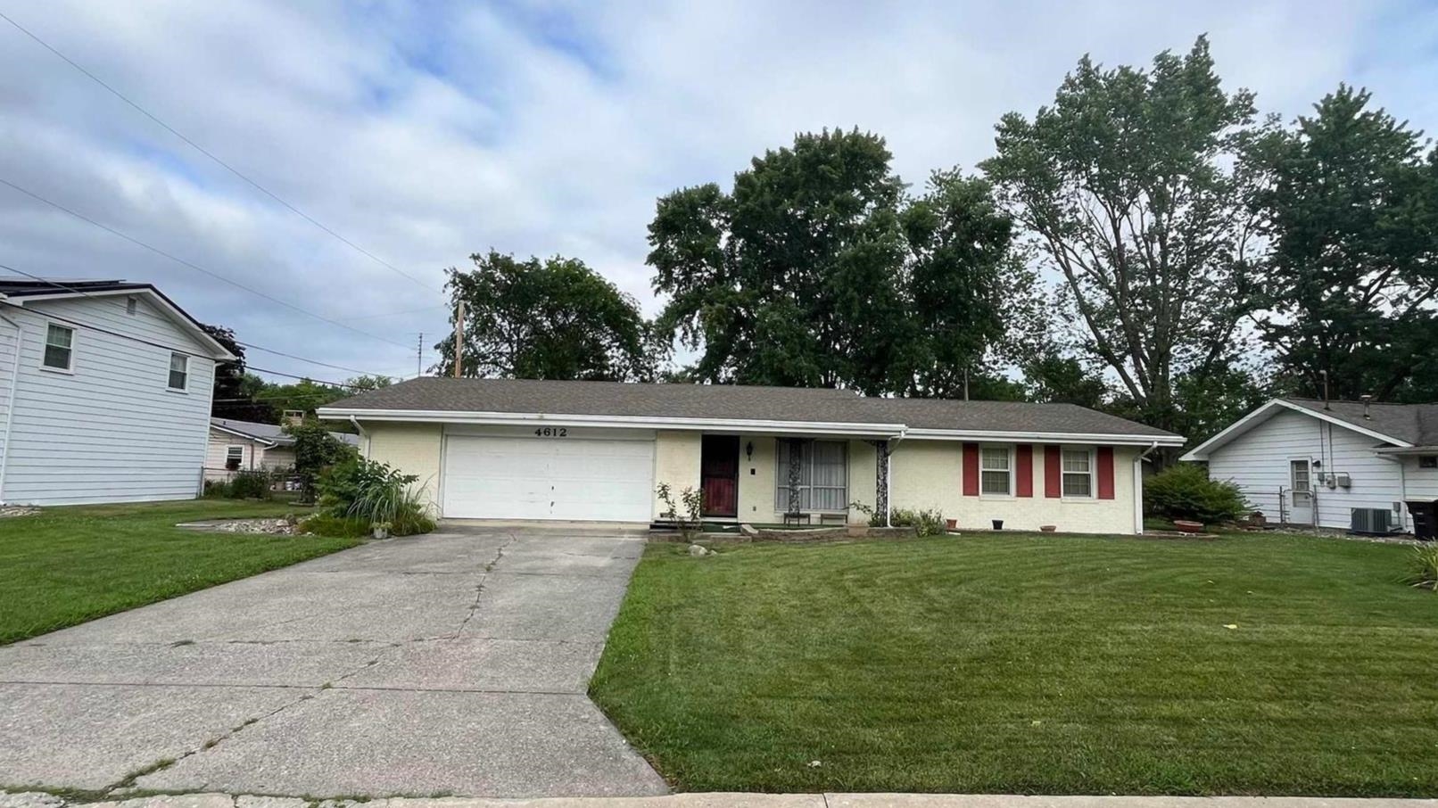 4612 Maple Terrace Parkway Property Photo 2