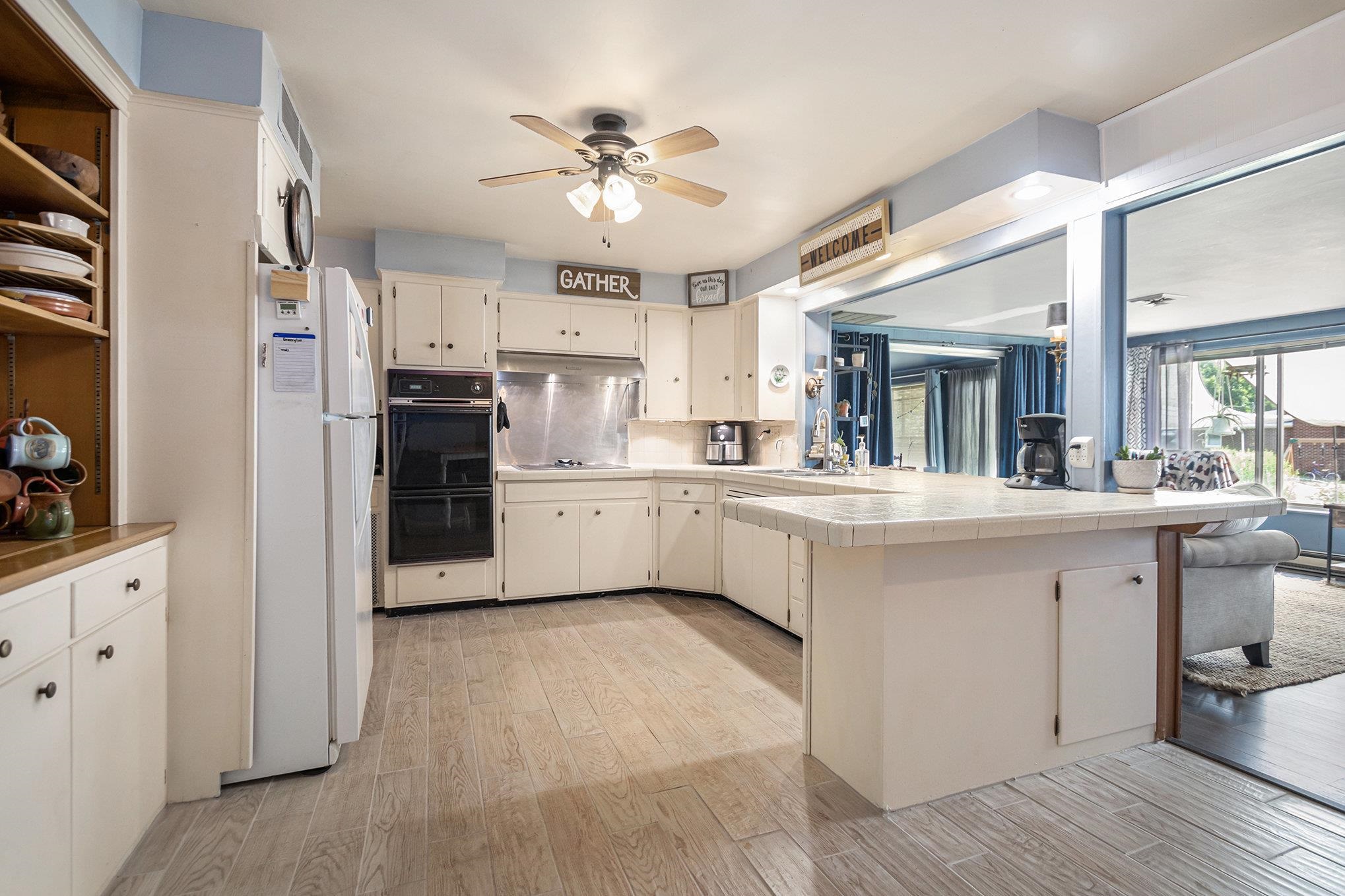 228 Homan Avenue Property Photo 8