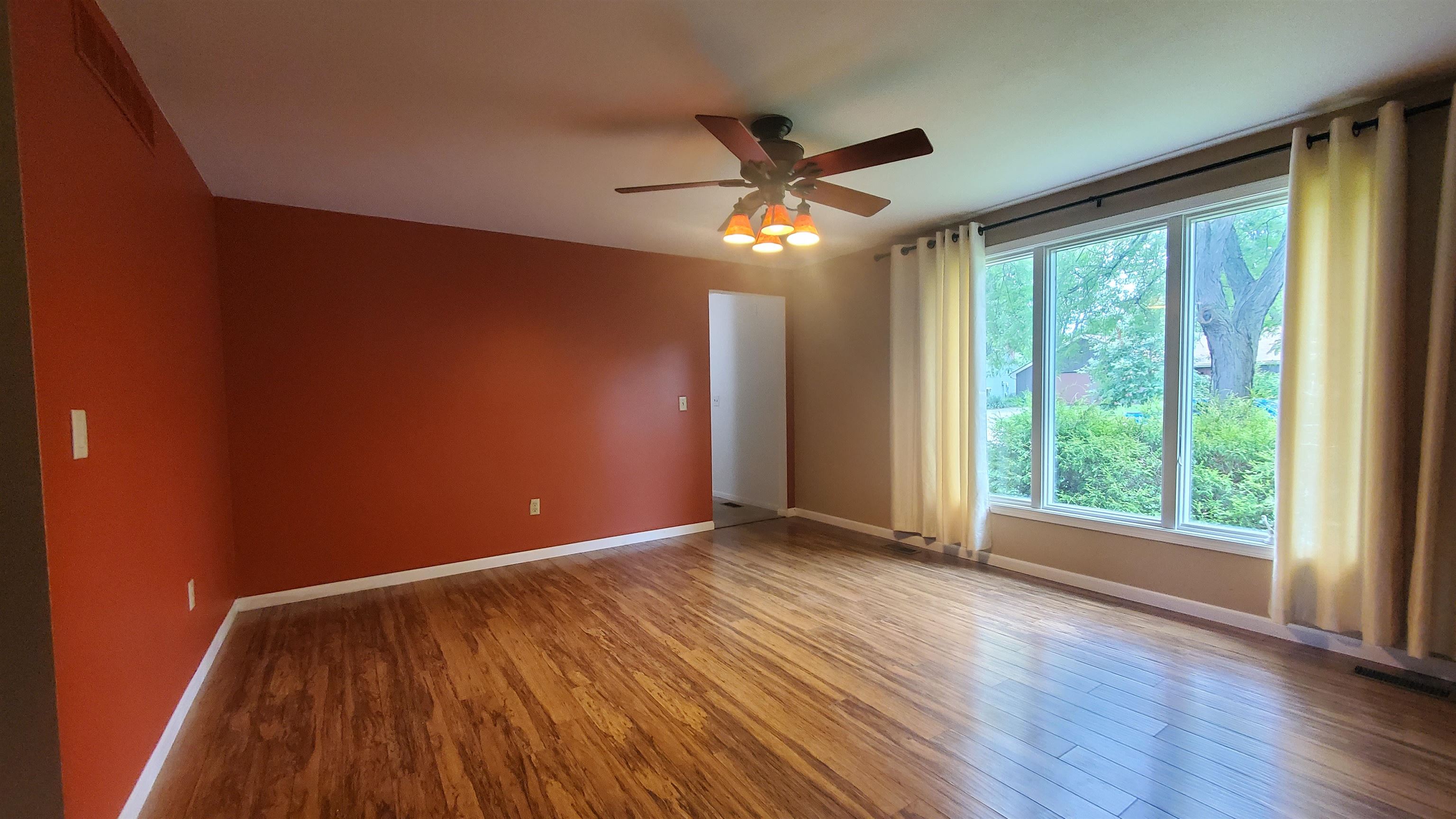 4728 Raleigh Court Property Photo 4