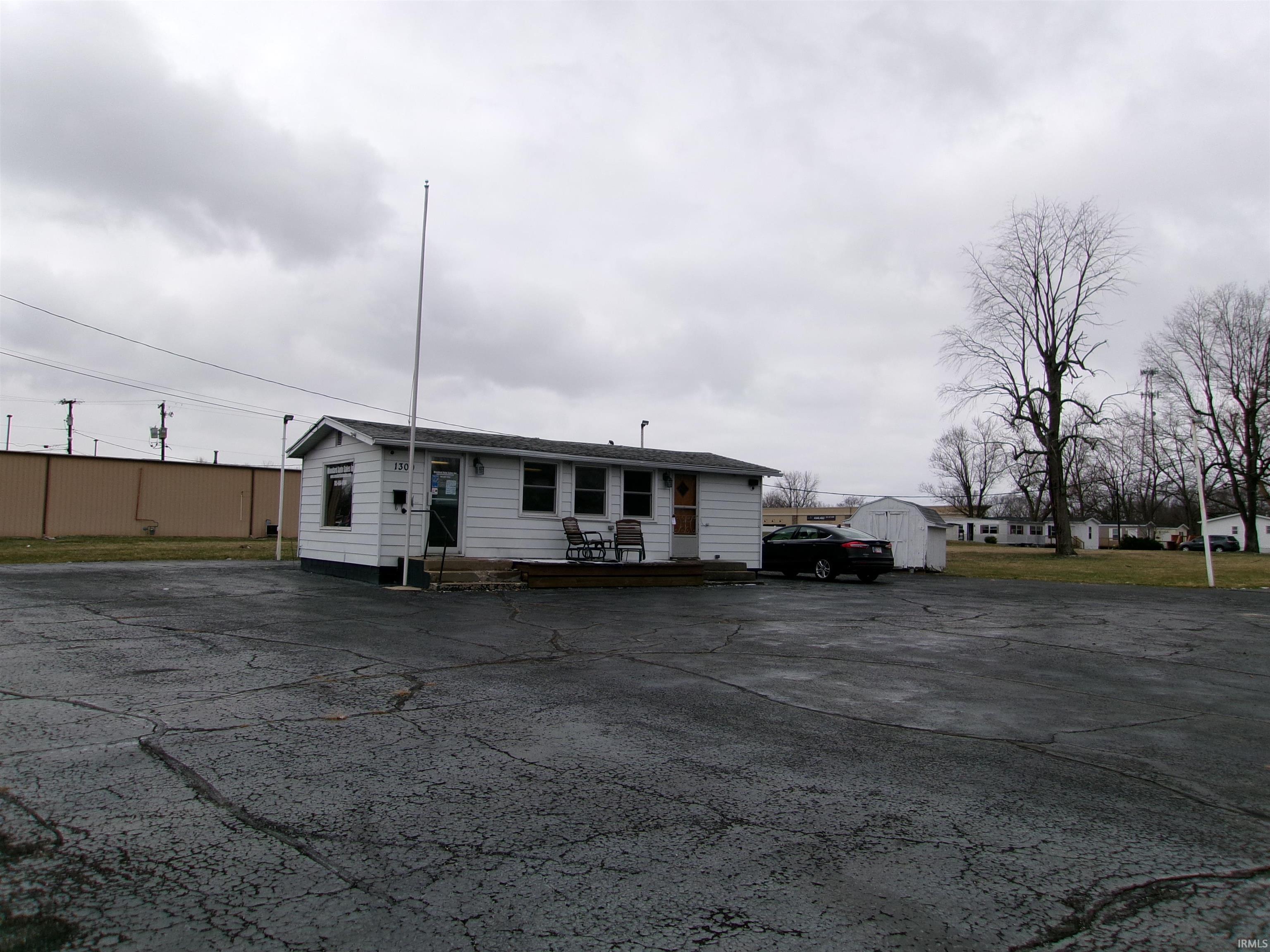 1300 S Baldwin Avenue Property Photo 1