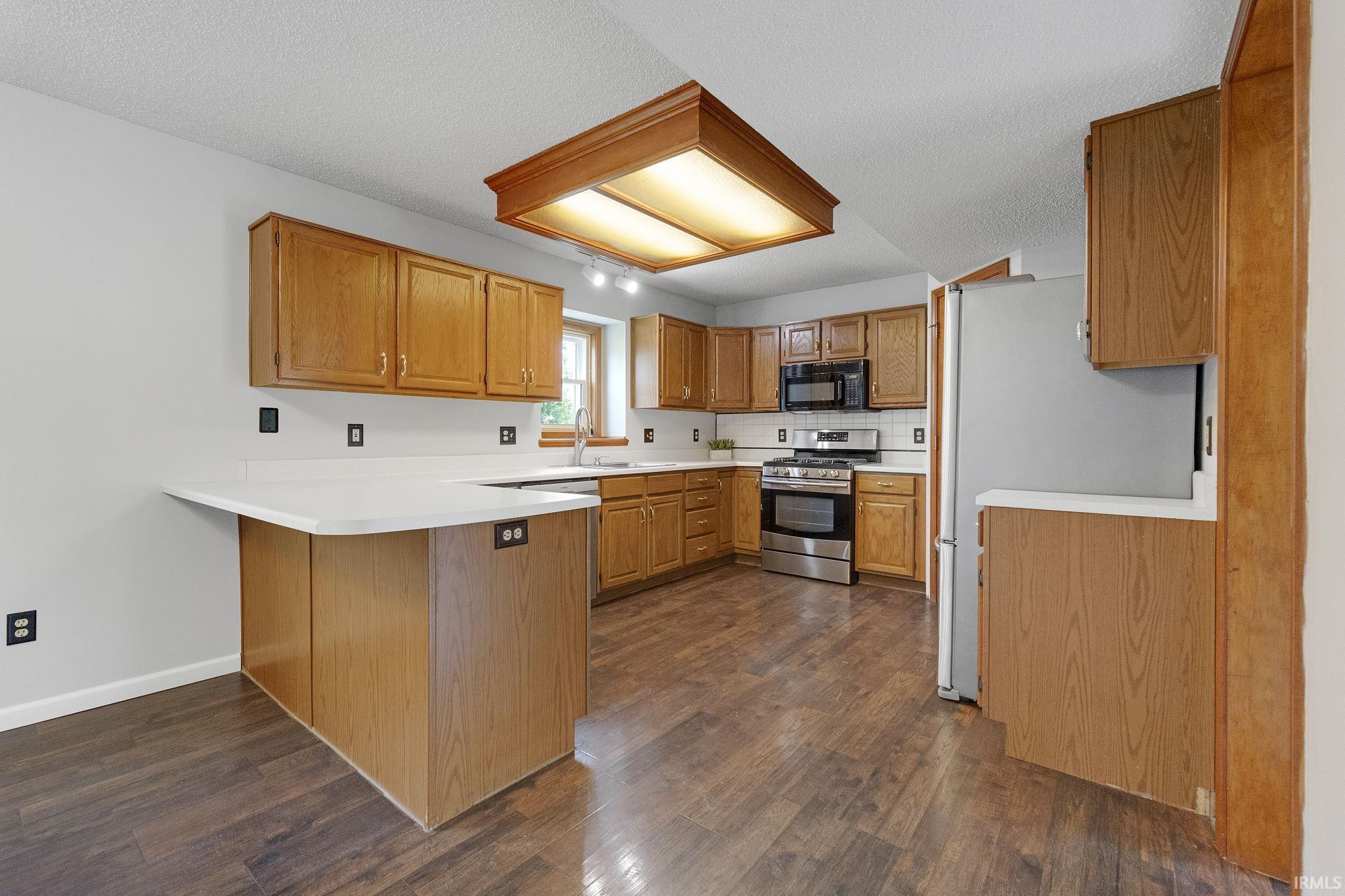 2308 Broken Oak Road Property Photo 6