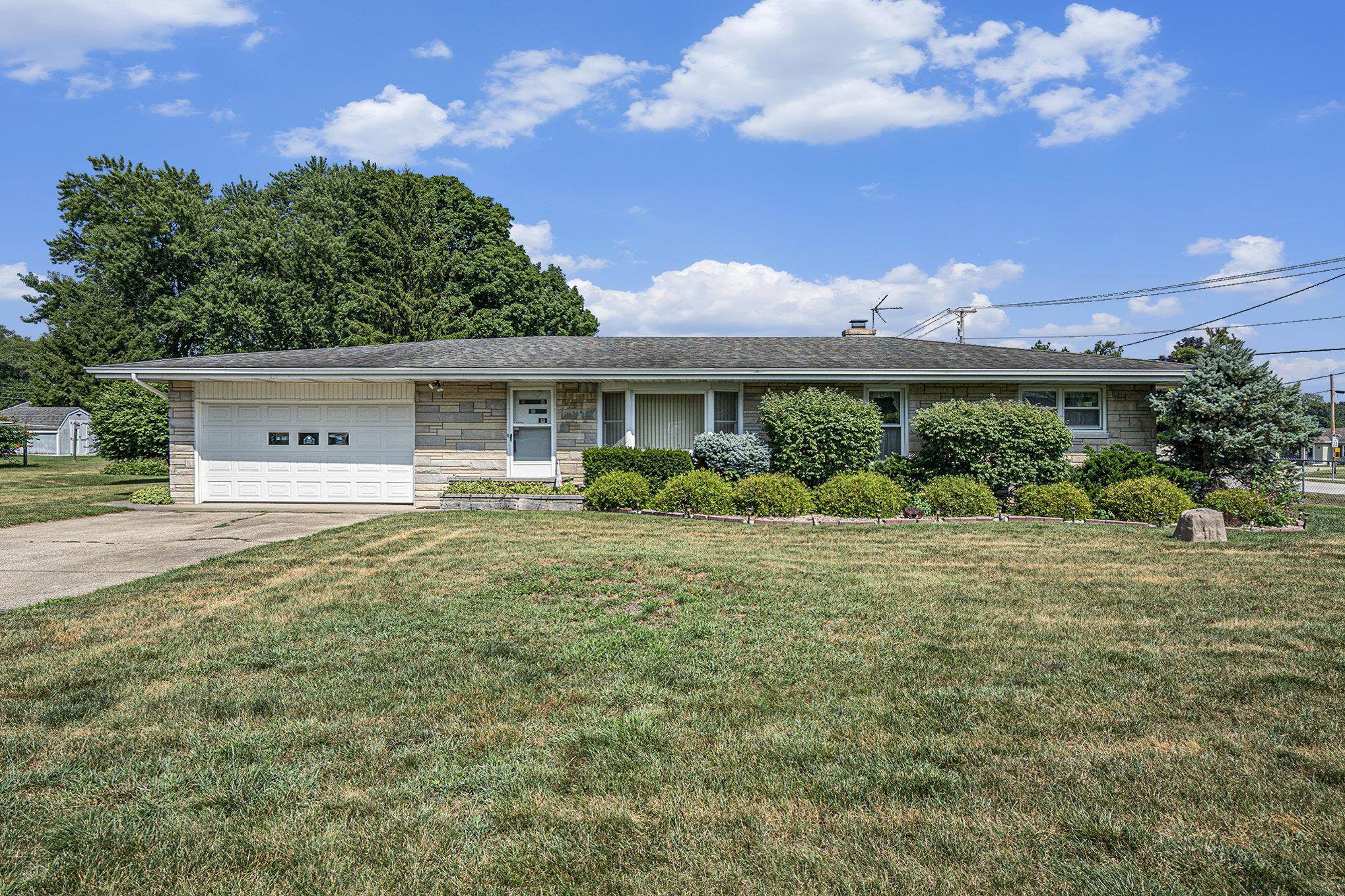 54238 River Place Property Photo 1