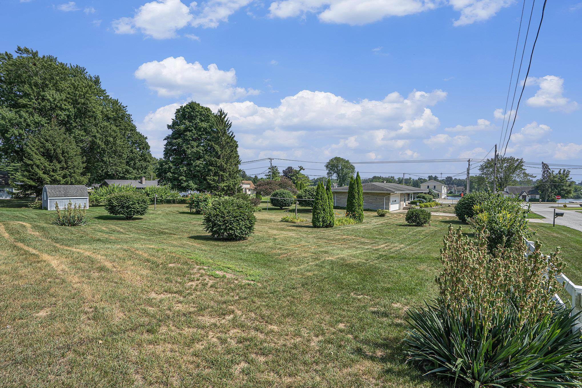 54238 River Place Property Photo 2