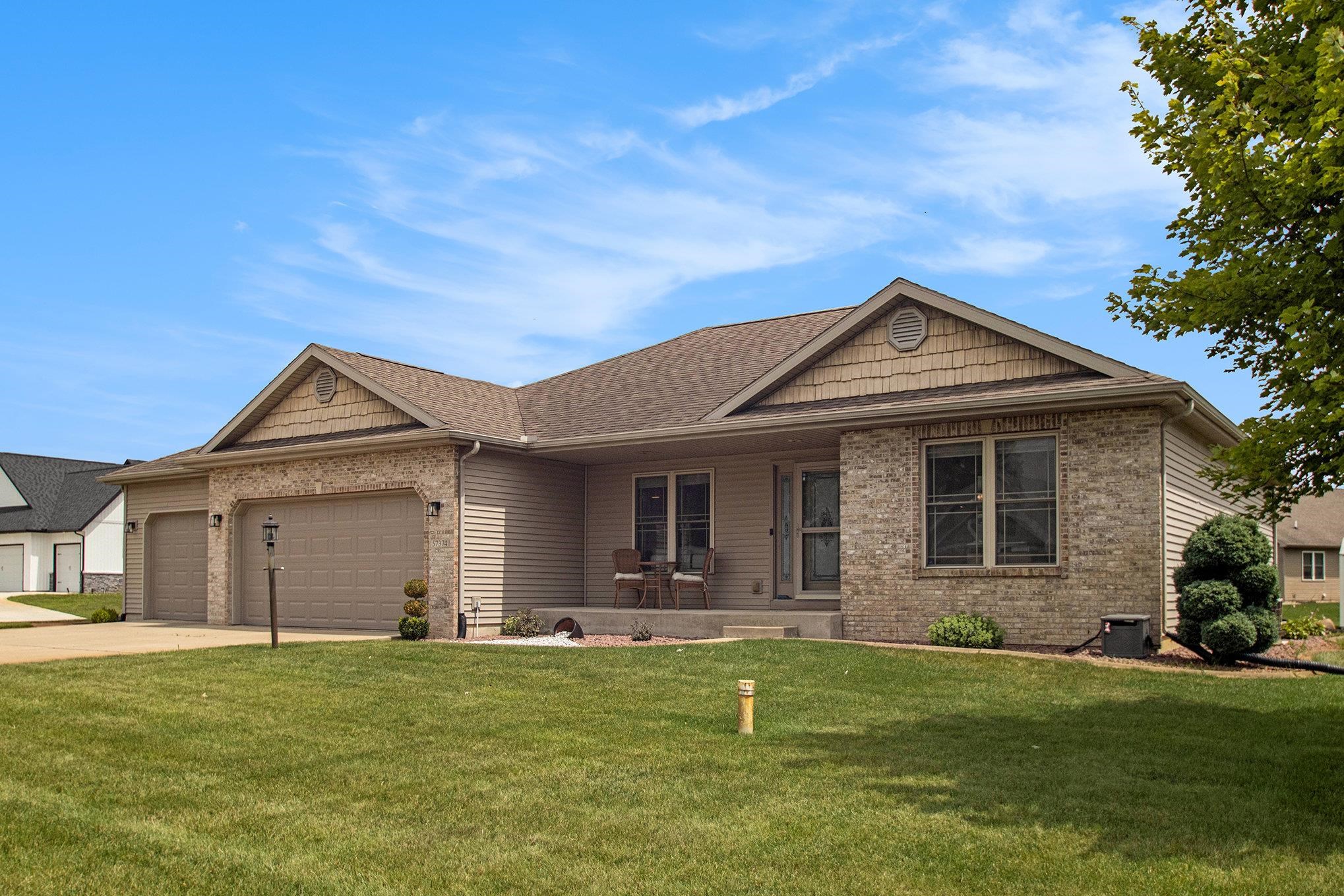 57374 Jade Circle Property Photo 1