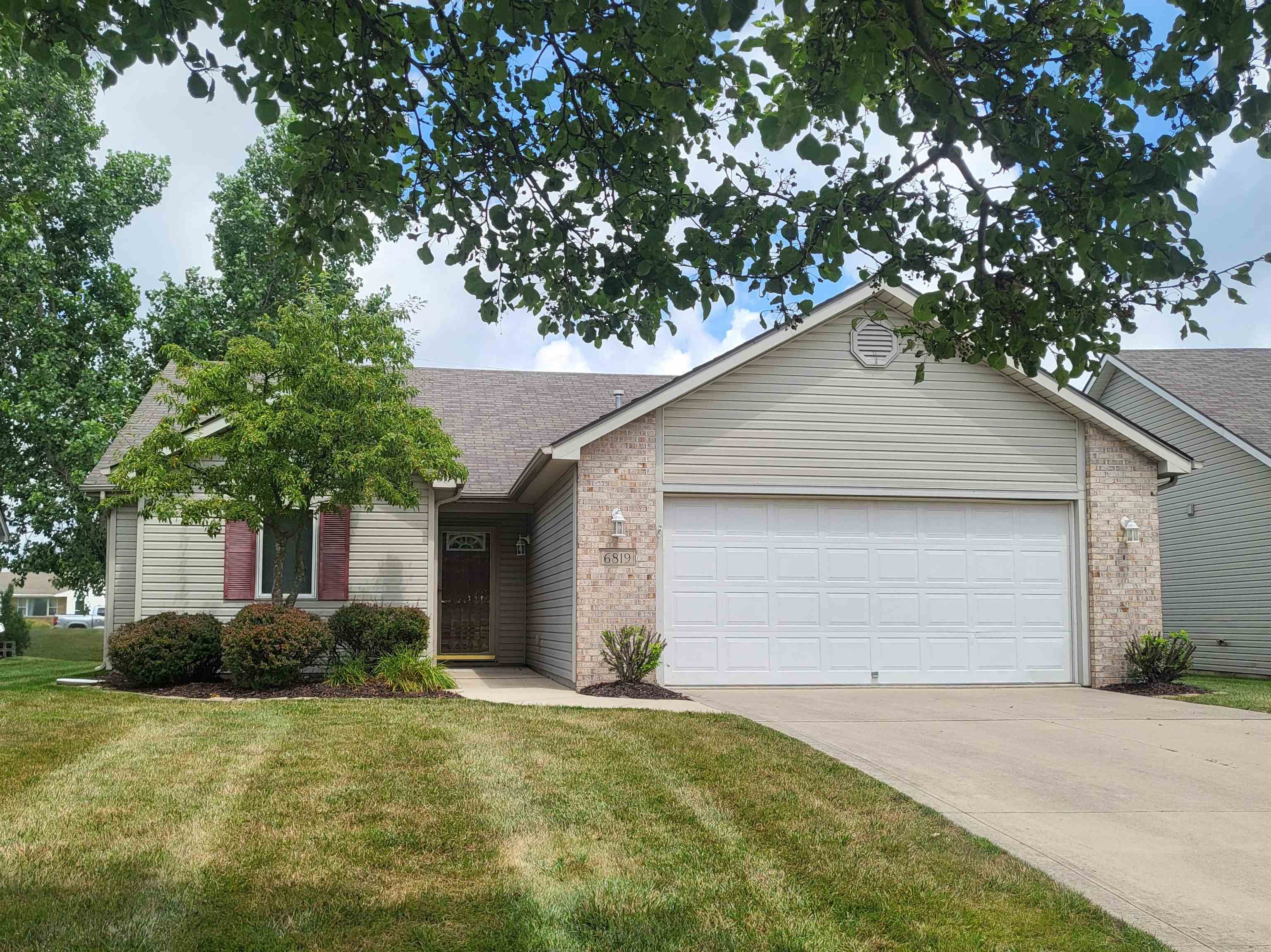 6819 Creekwood Trail Property Photo 1