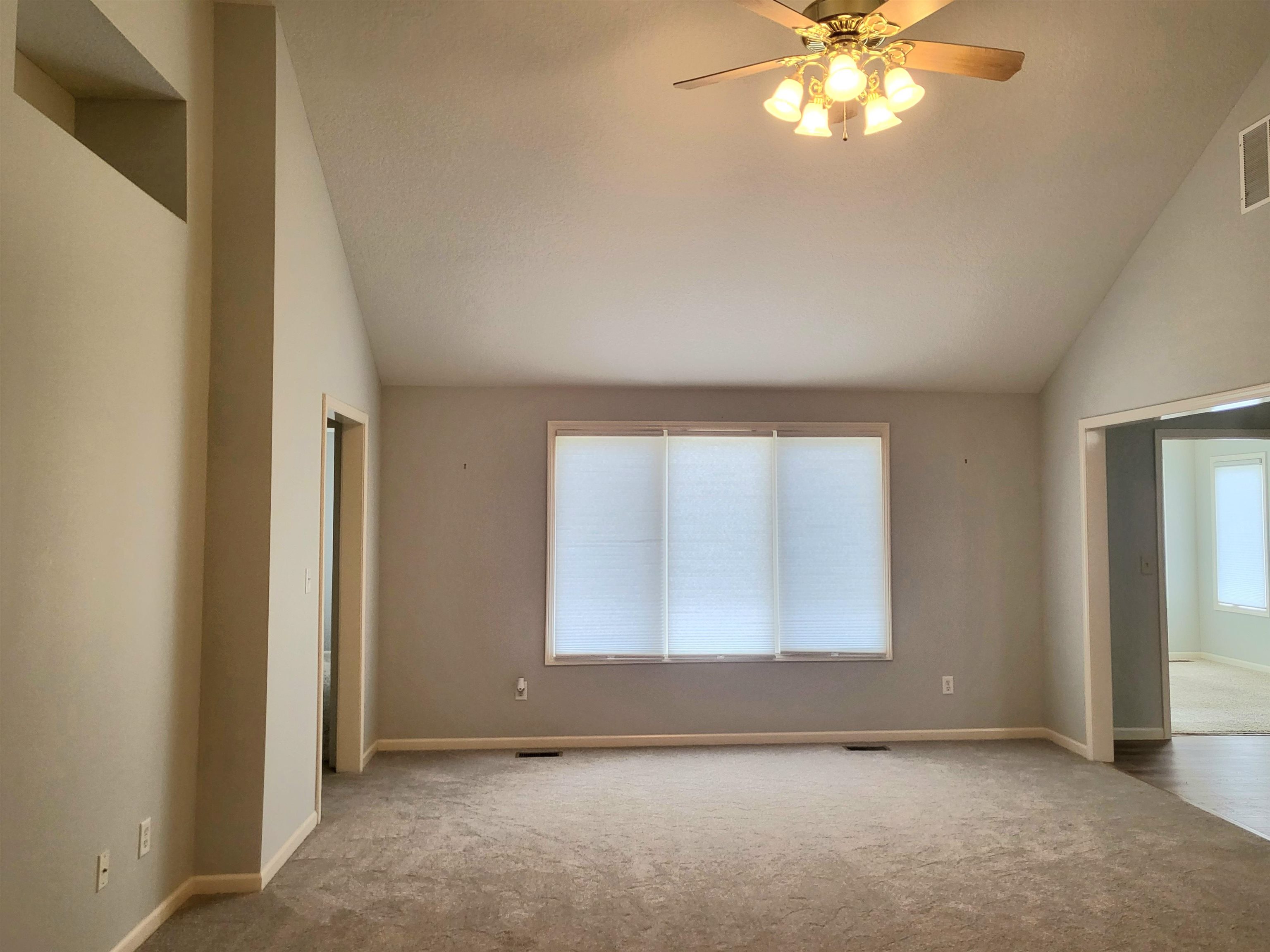 6819 Creekwood Trail Property Photo 2