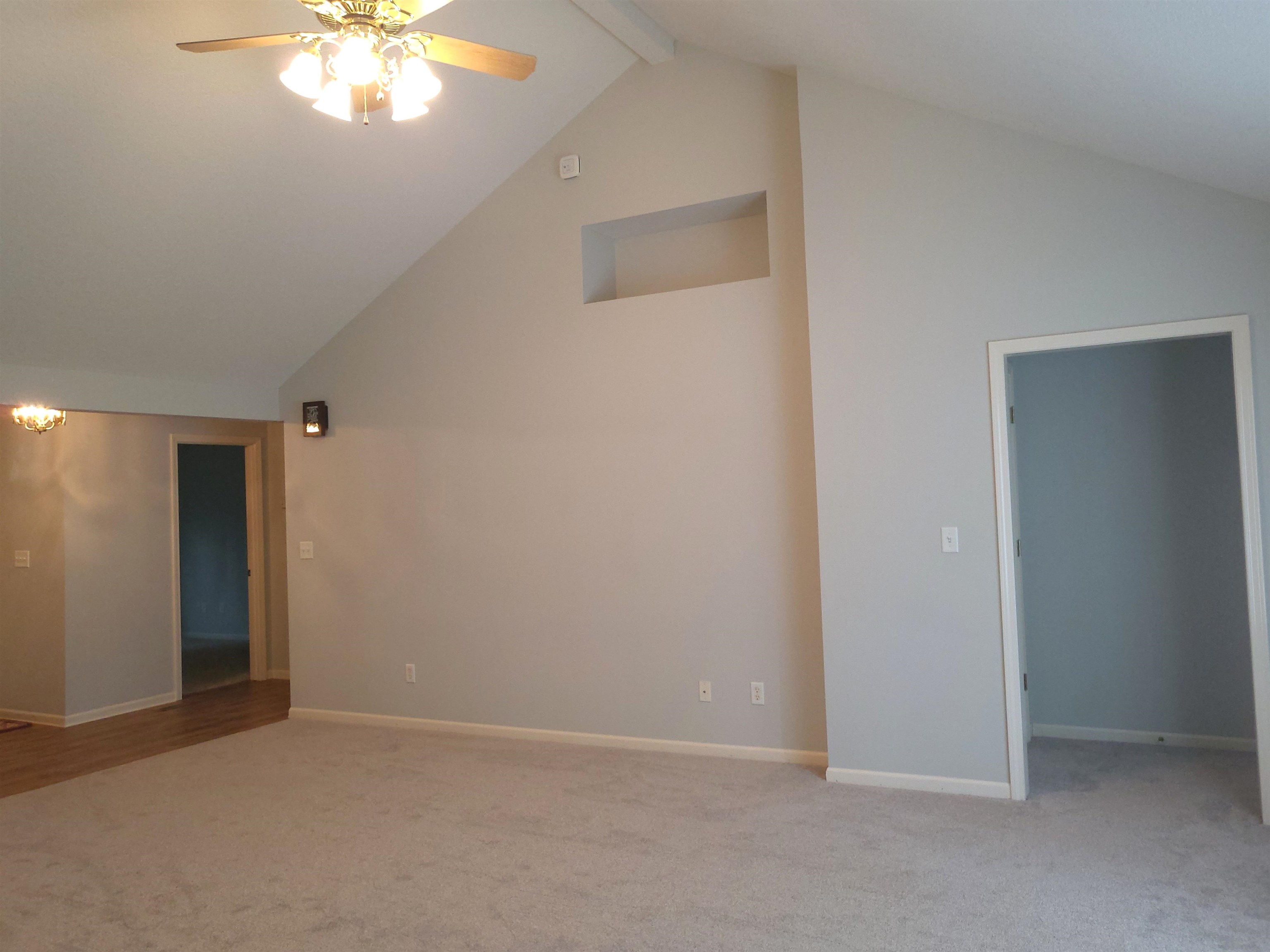 6819 Creekwood Trail Property Photo 3