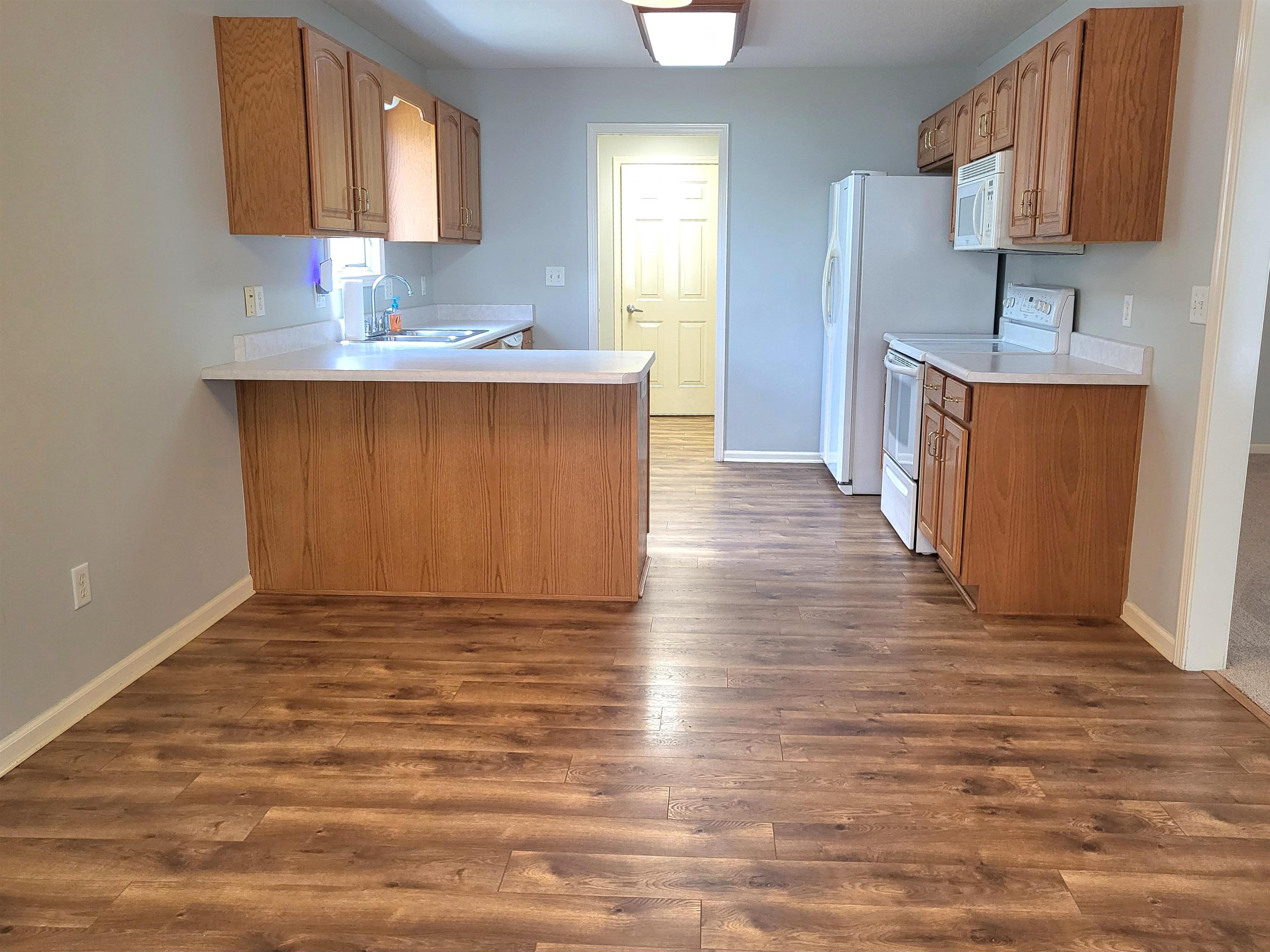 6819 Creekwood Trail Property Photo 4