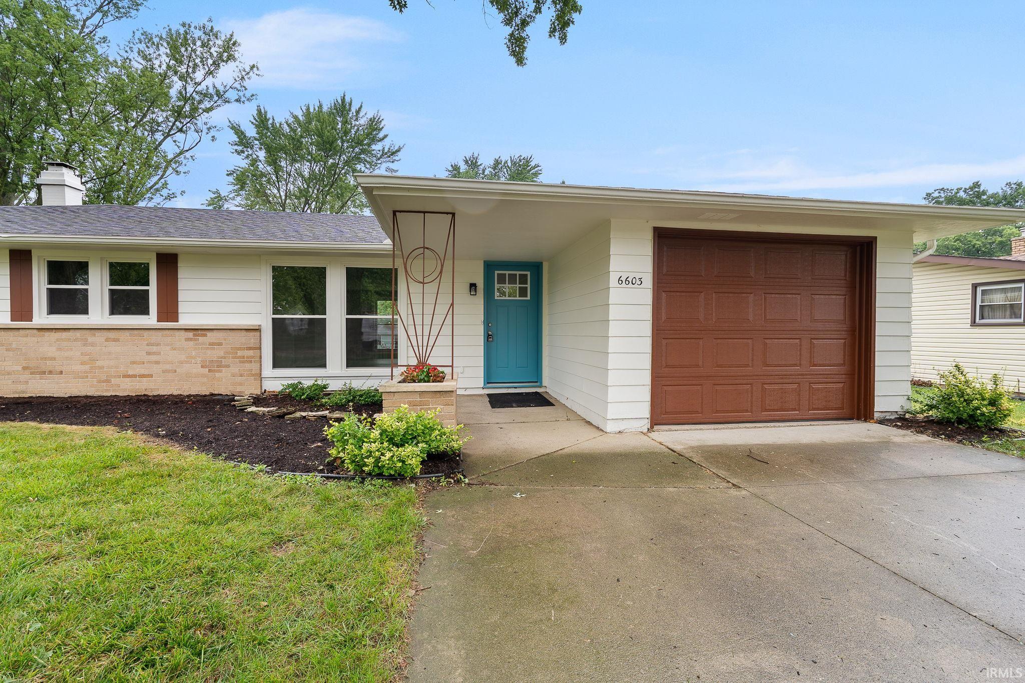 6603 Sunland Drive Property Photo 4