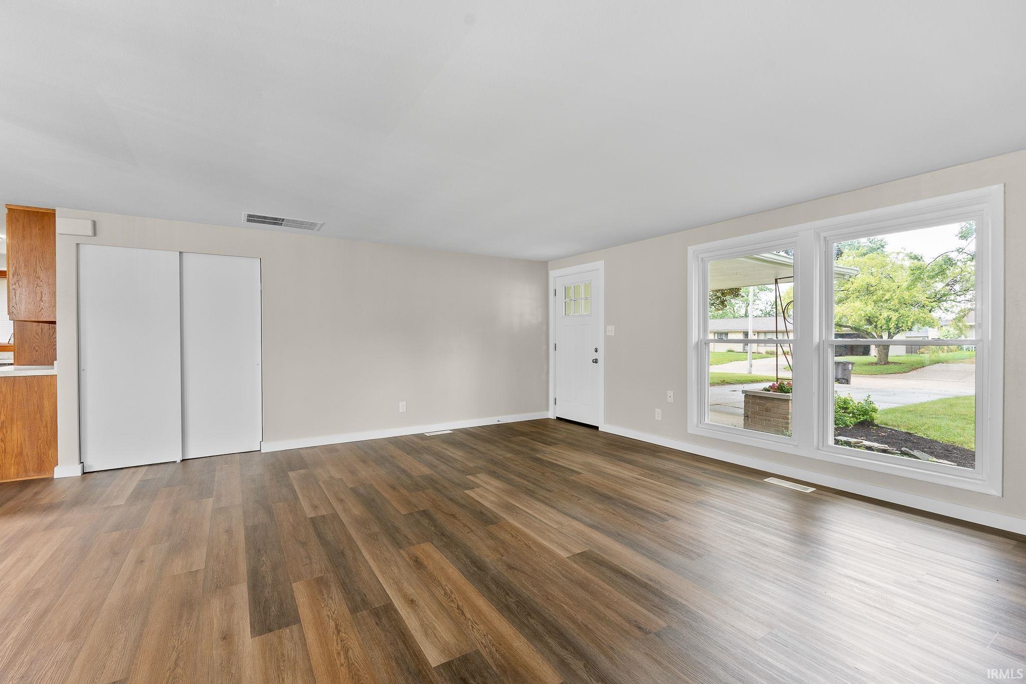 6603 Sunland Drive Property Photo 8