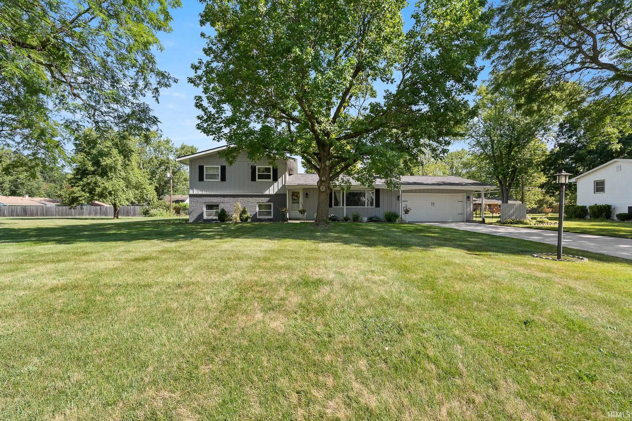6027 Midwood Drive Property Photo 2