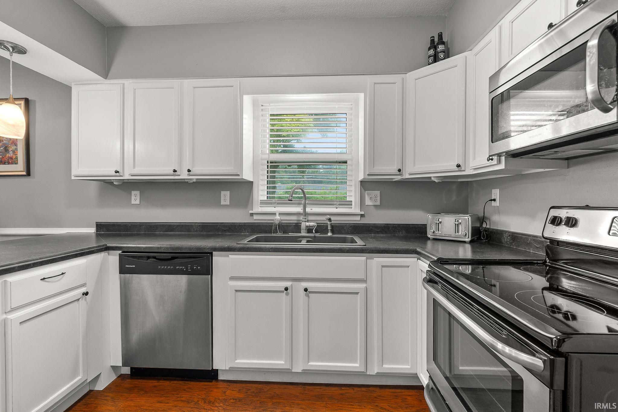 6027 Midwood Drive Property Photo 9
