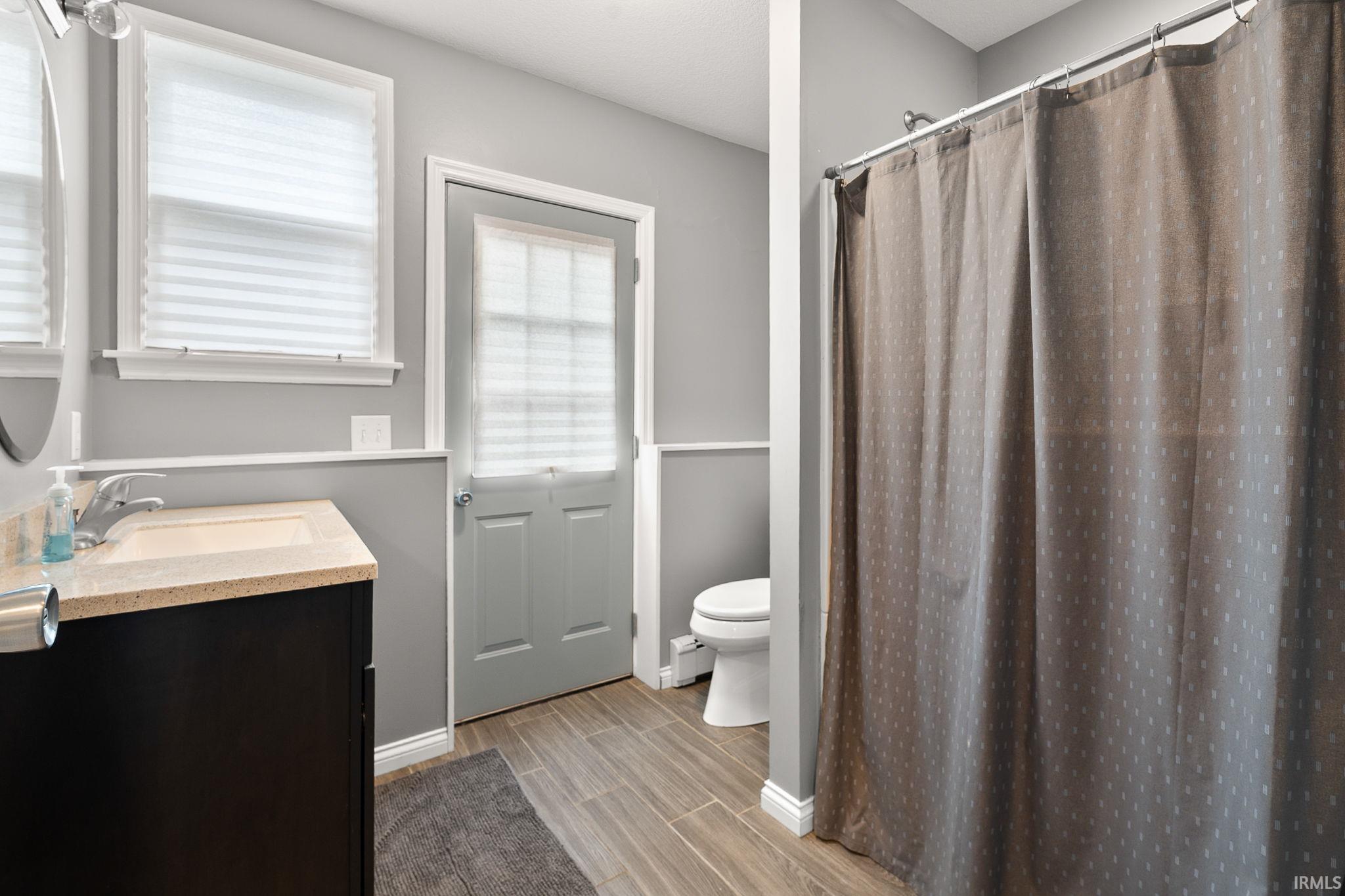 6027 Midwood Drive Property Photo 13