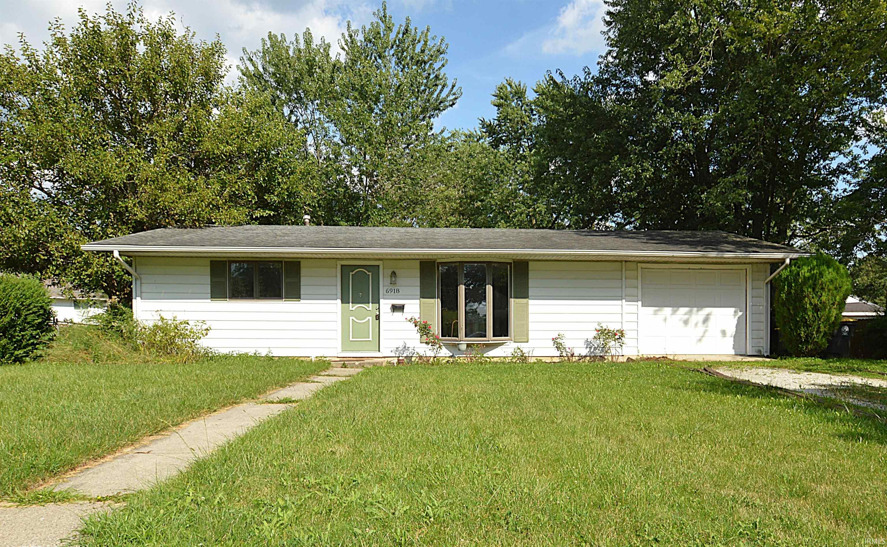 6918 Palmetta Court Property Photo 1