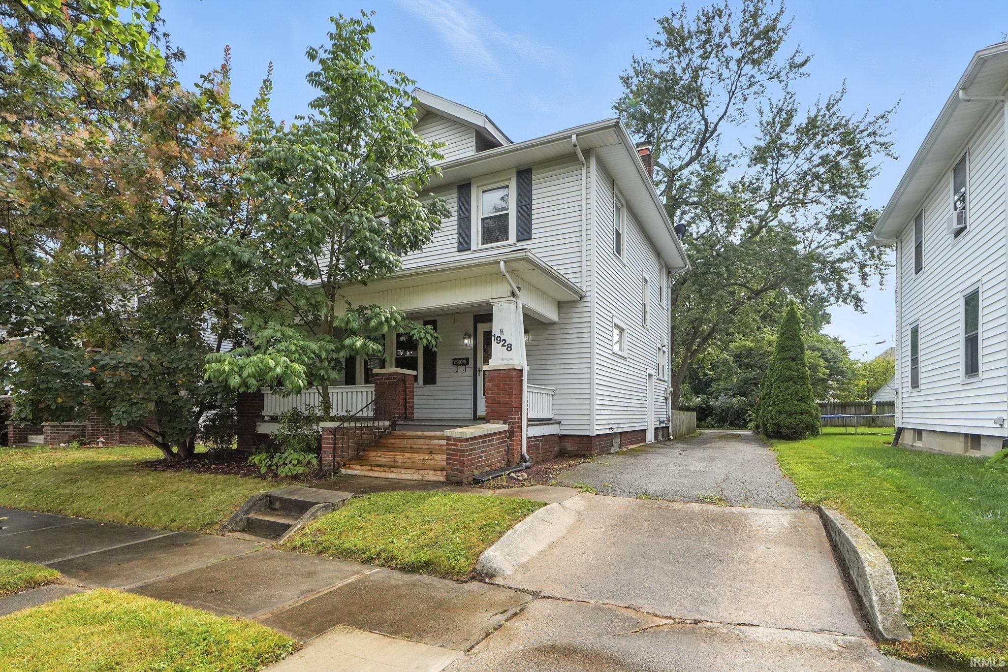 1928 Lawndale Drive Property Photo 1