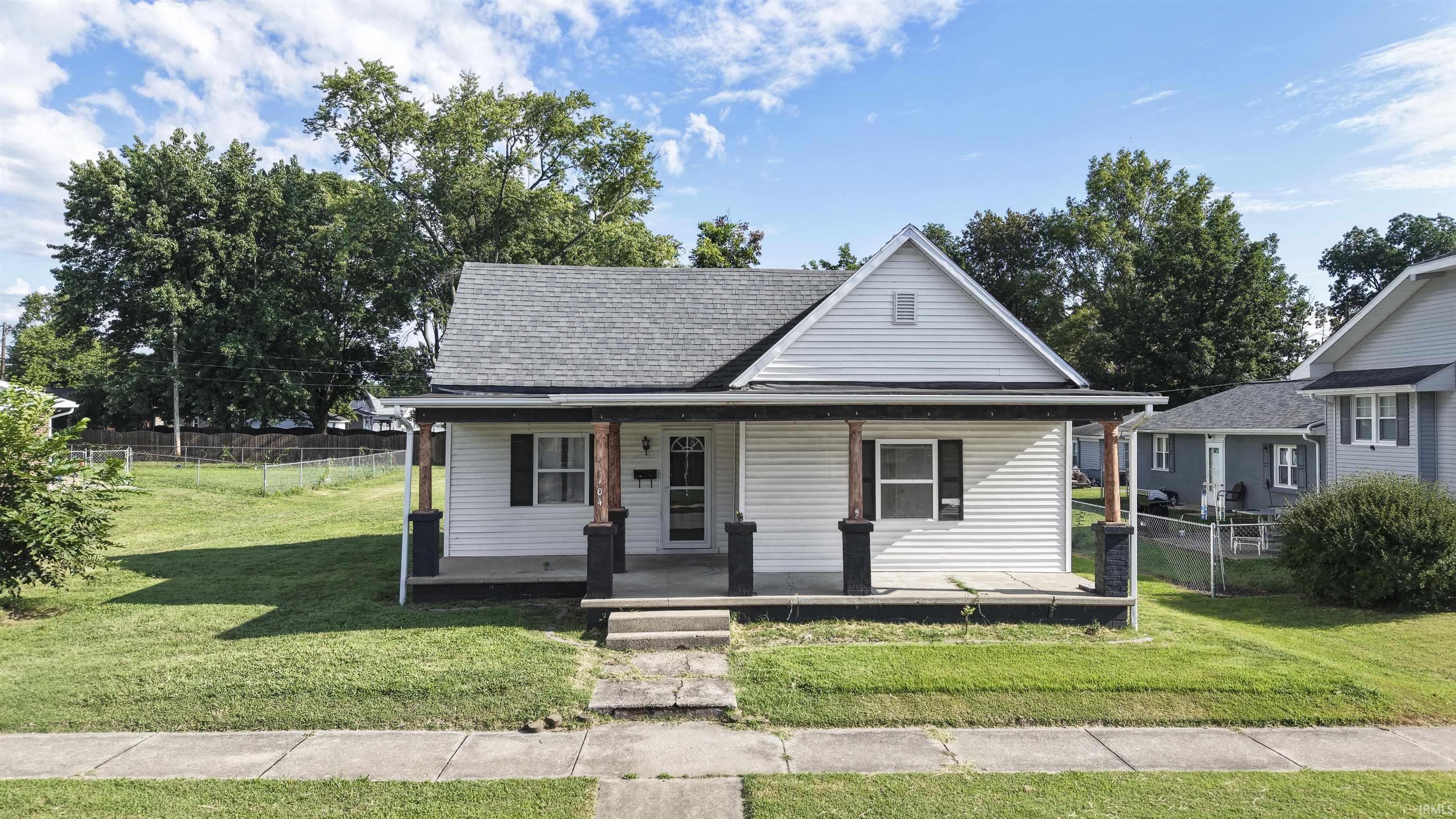 104 E Vine Street Property Photo 1
