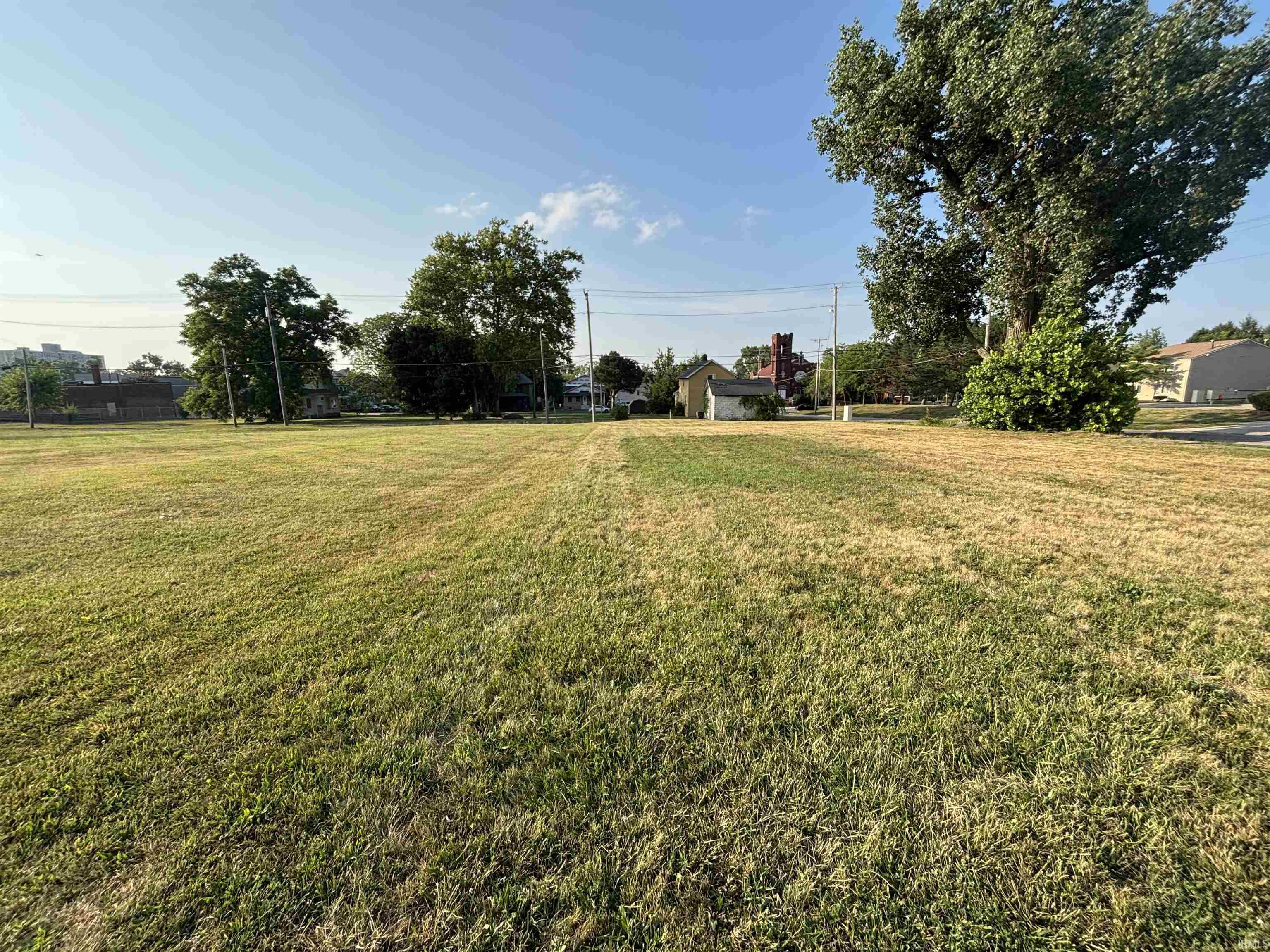739 E Washington Boulevard Property Photo 1