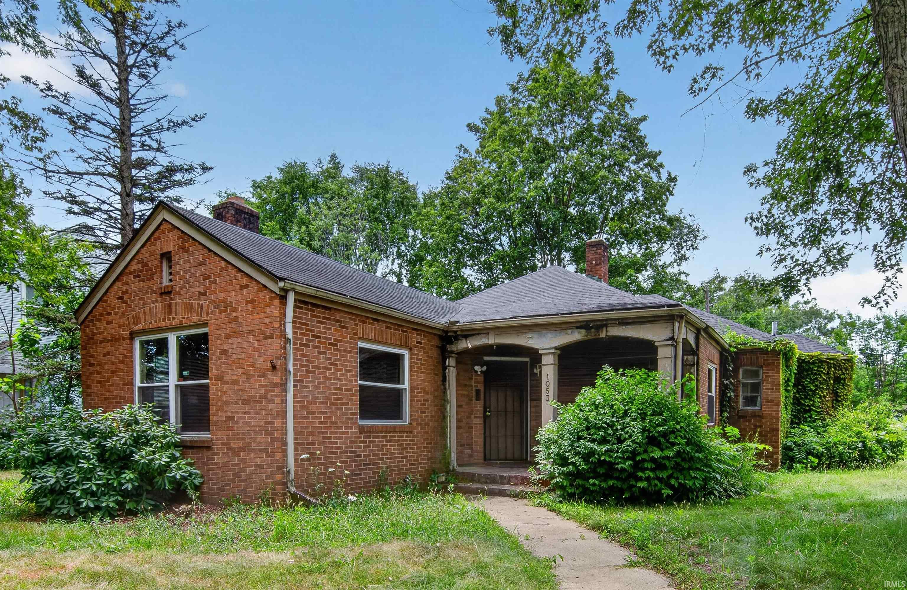 1053 N Elmer Street Property Photo 1