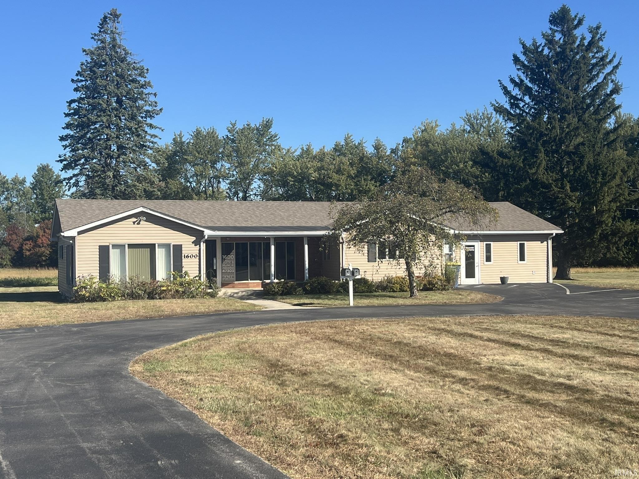 1600 W Riggin Road Property Photo 1