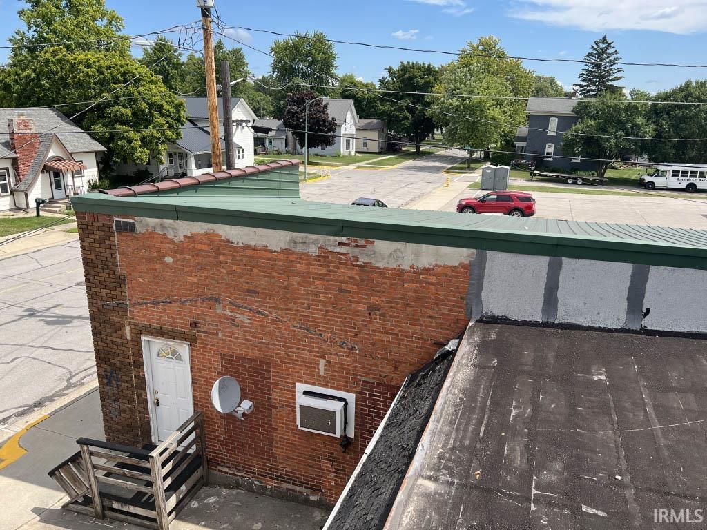 108 E Oak Street Property Photo 1