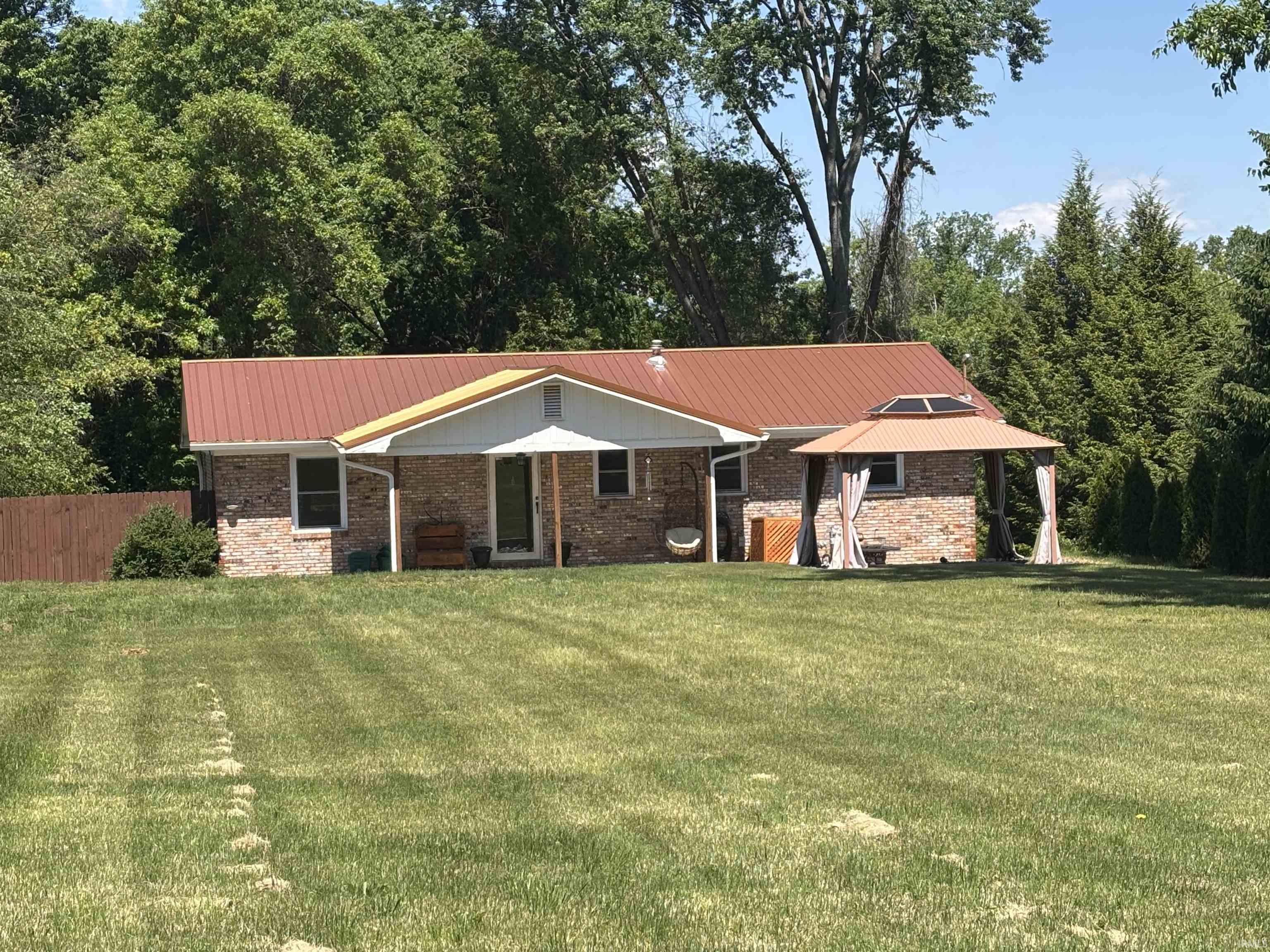 2 Pin Oak Drive Property Photo 1
