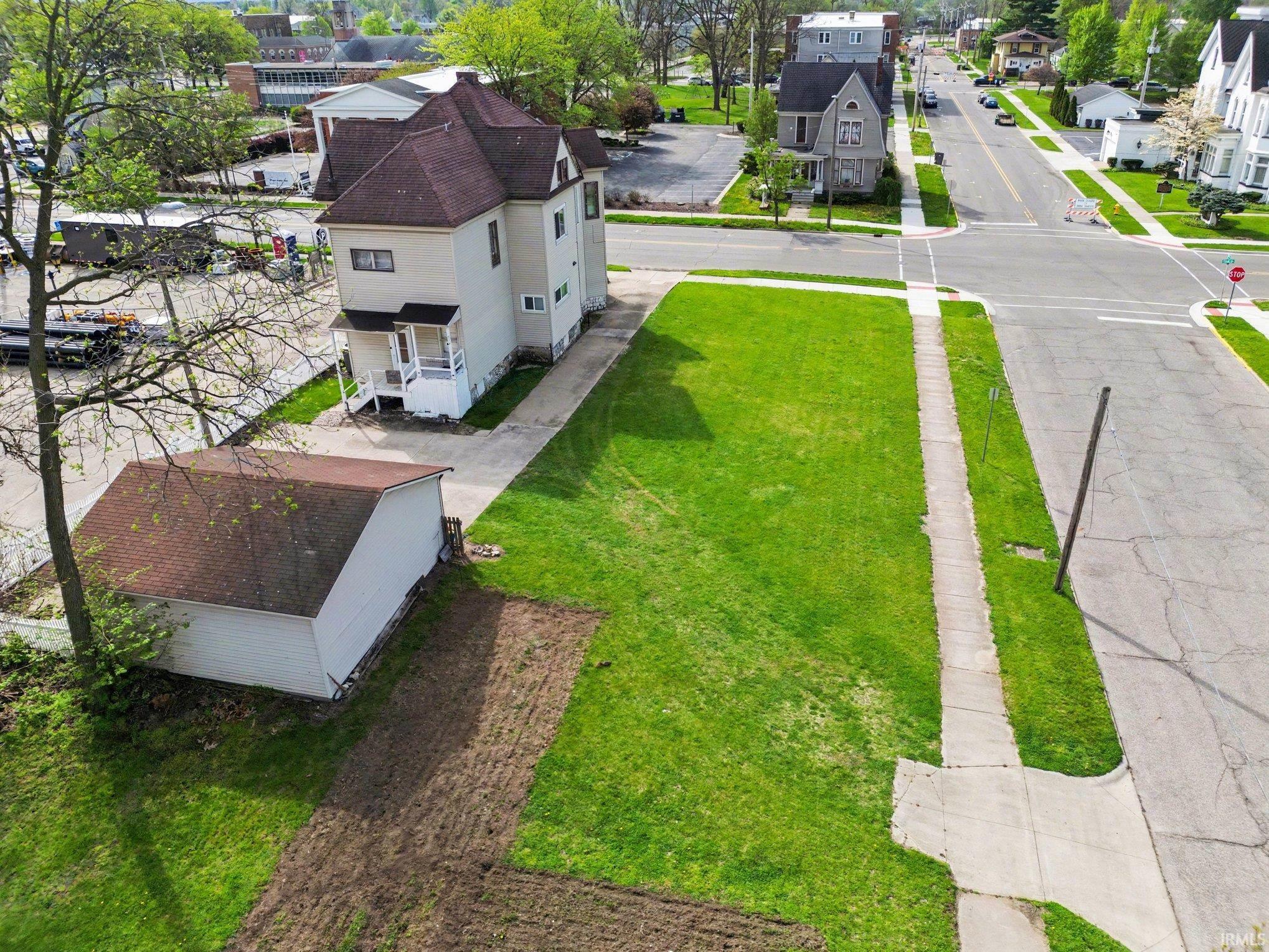 326 W Franklin Street Property Photo 1