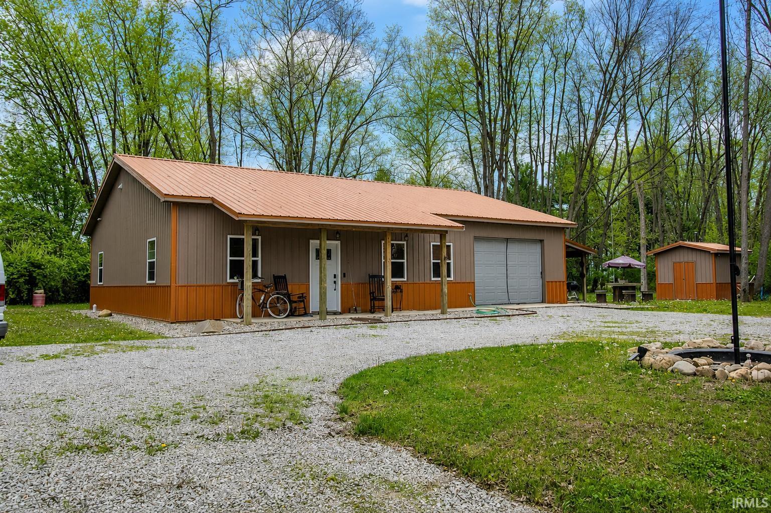 118 E Whipple Road Property Photo 1