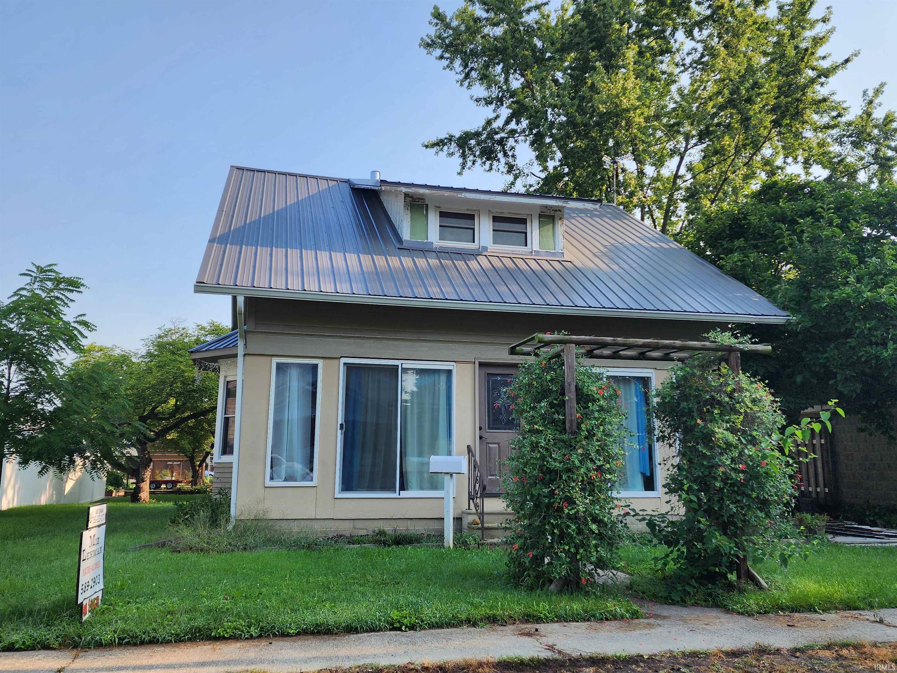 417 Center Street Property Photo 1