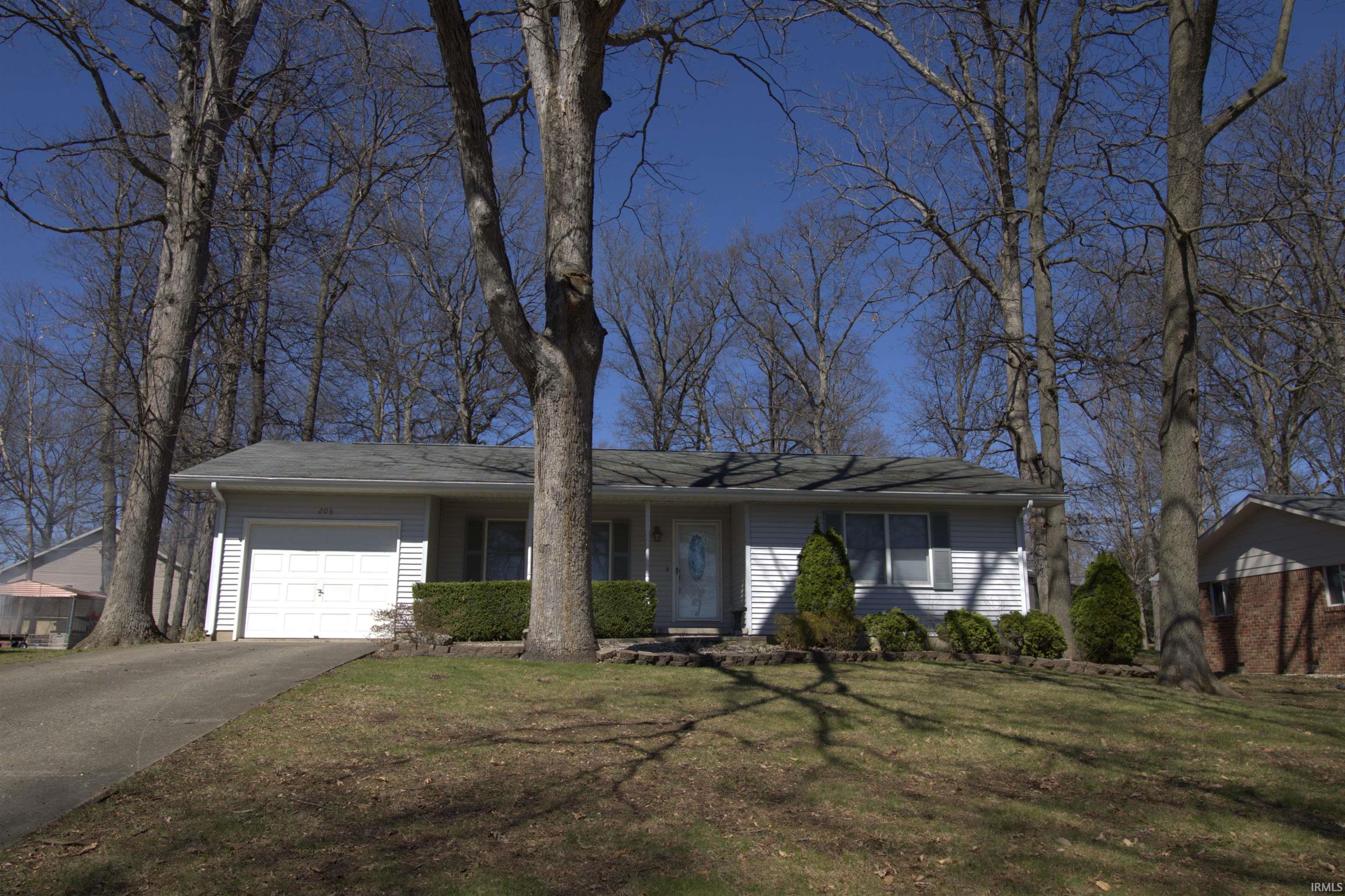 206 Oakwood Drive Property Photo 1