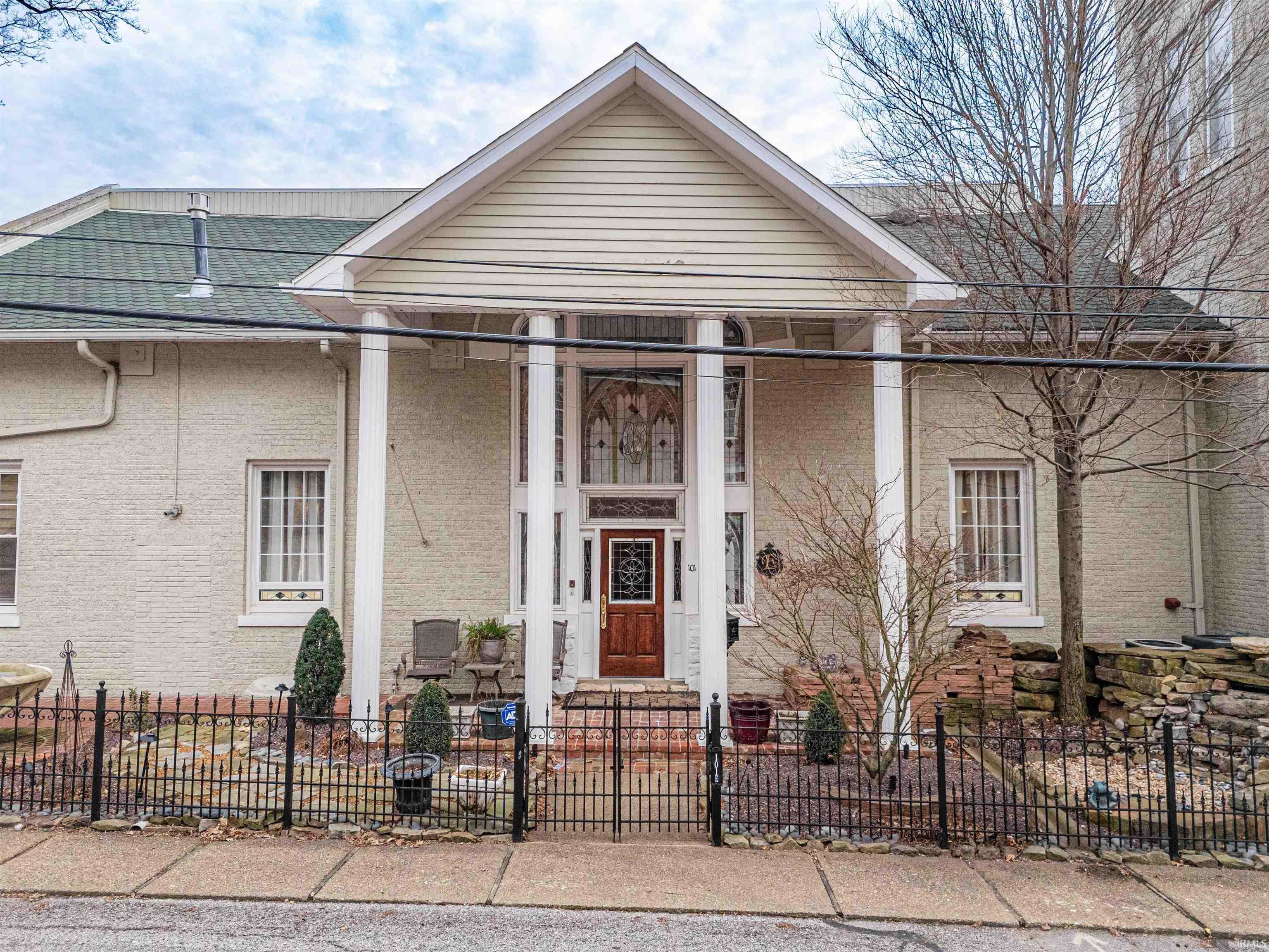 101 E Jennings Street
