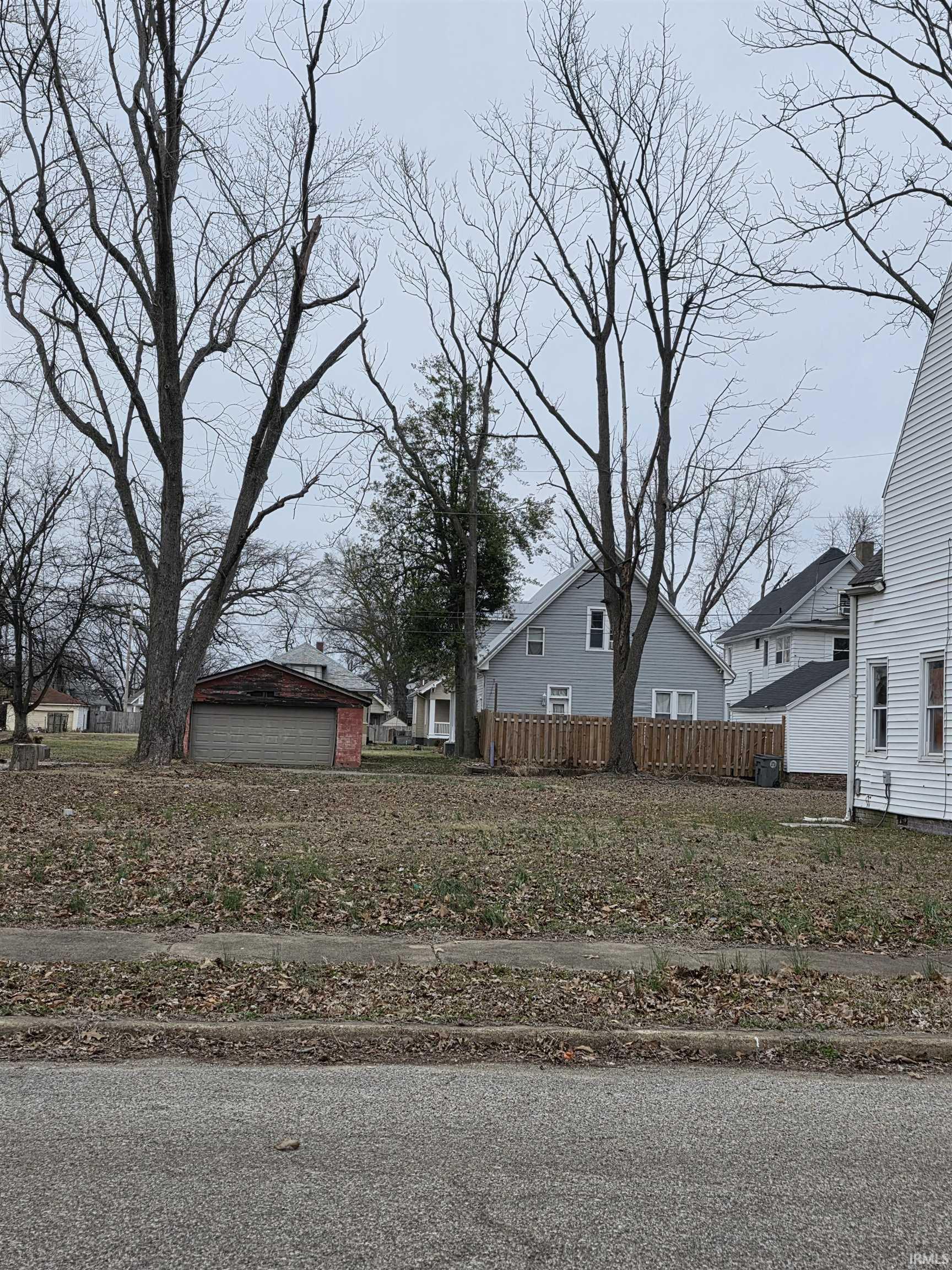 626 E Blackford Avenue Property Photo 1