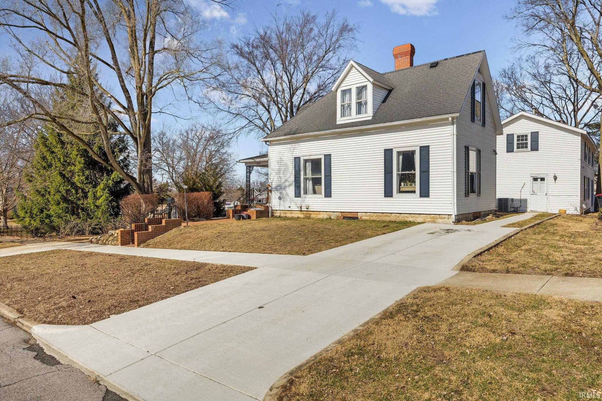 504 E Pike Street Property Photo 1
